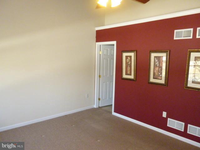 IVY GREENS CONDOMINIUMS - Residential