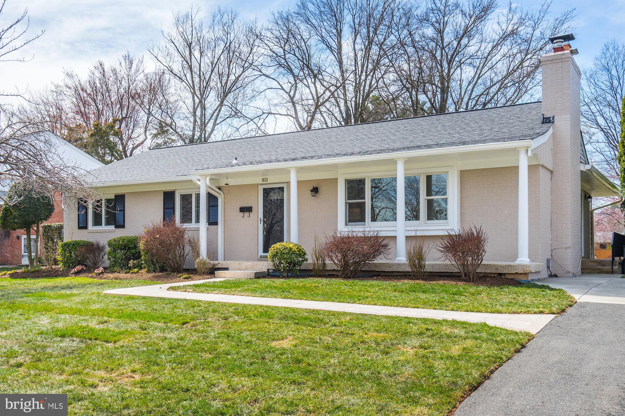 WESTBURY HEIGHTS - Residential