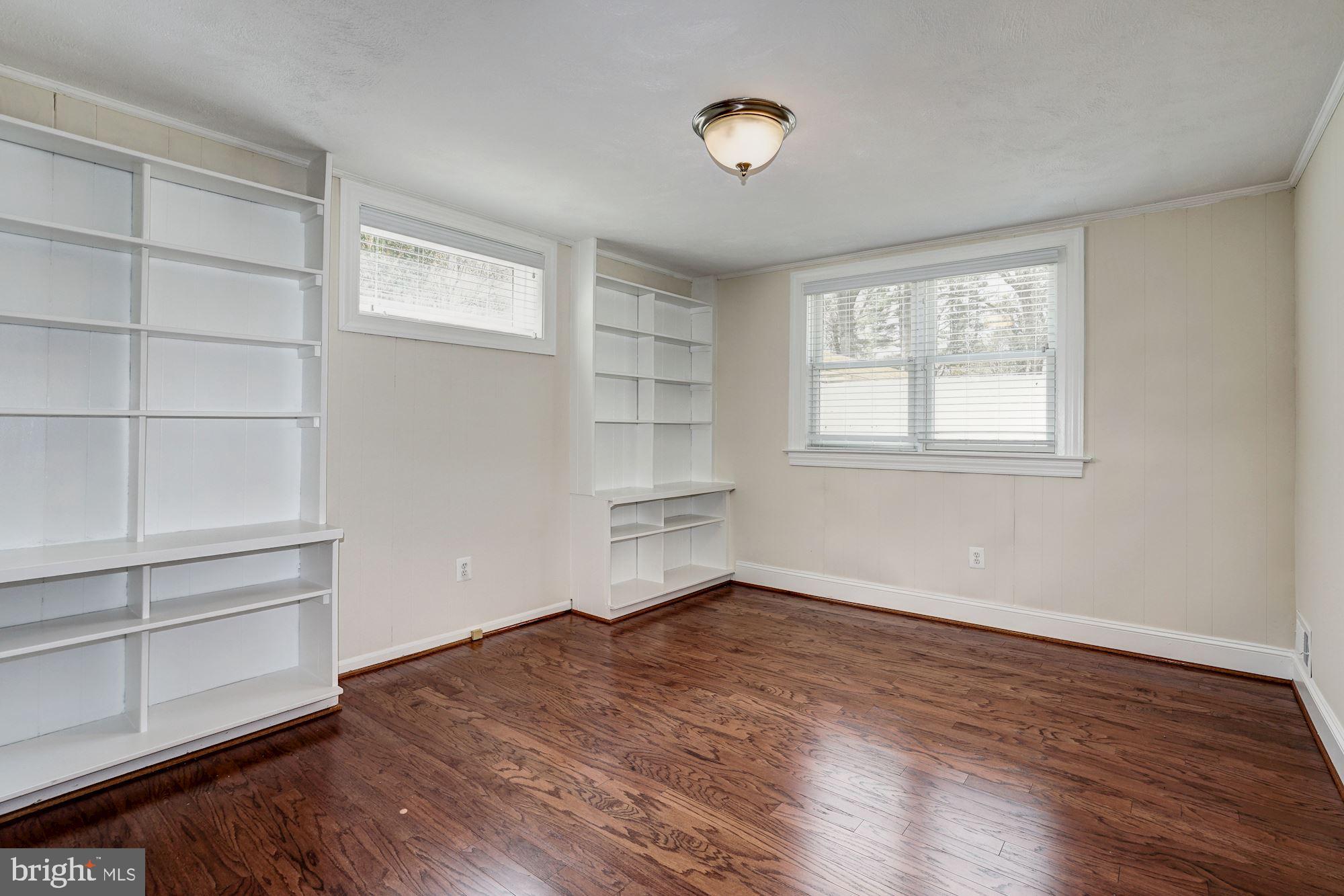 WESTBURY HEIGHTS - Residential