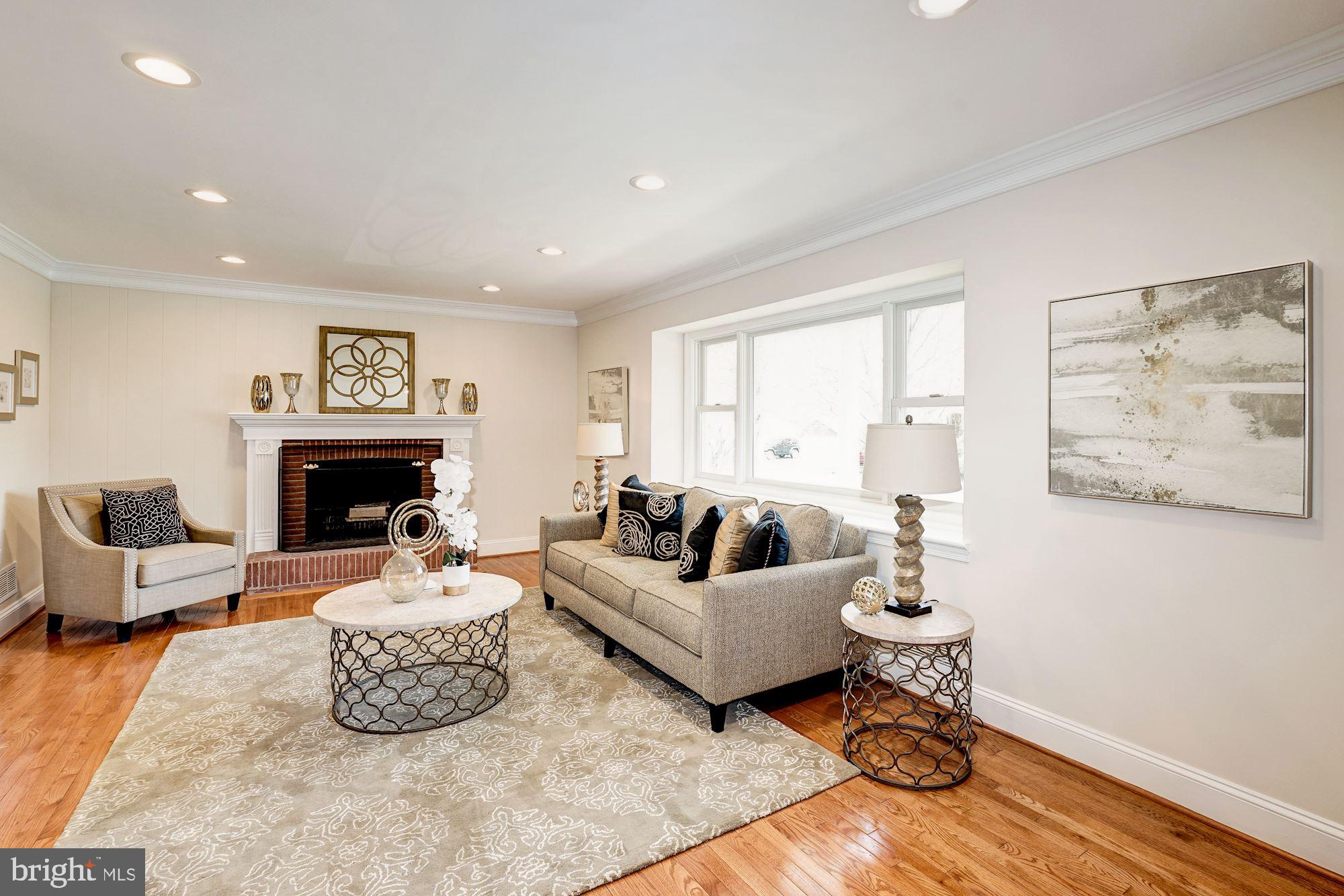 WESTBURY HEIGHTS - Residential