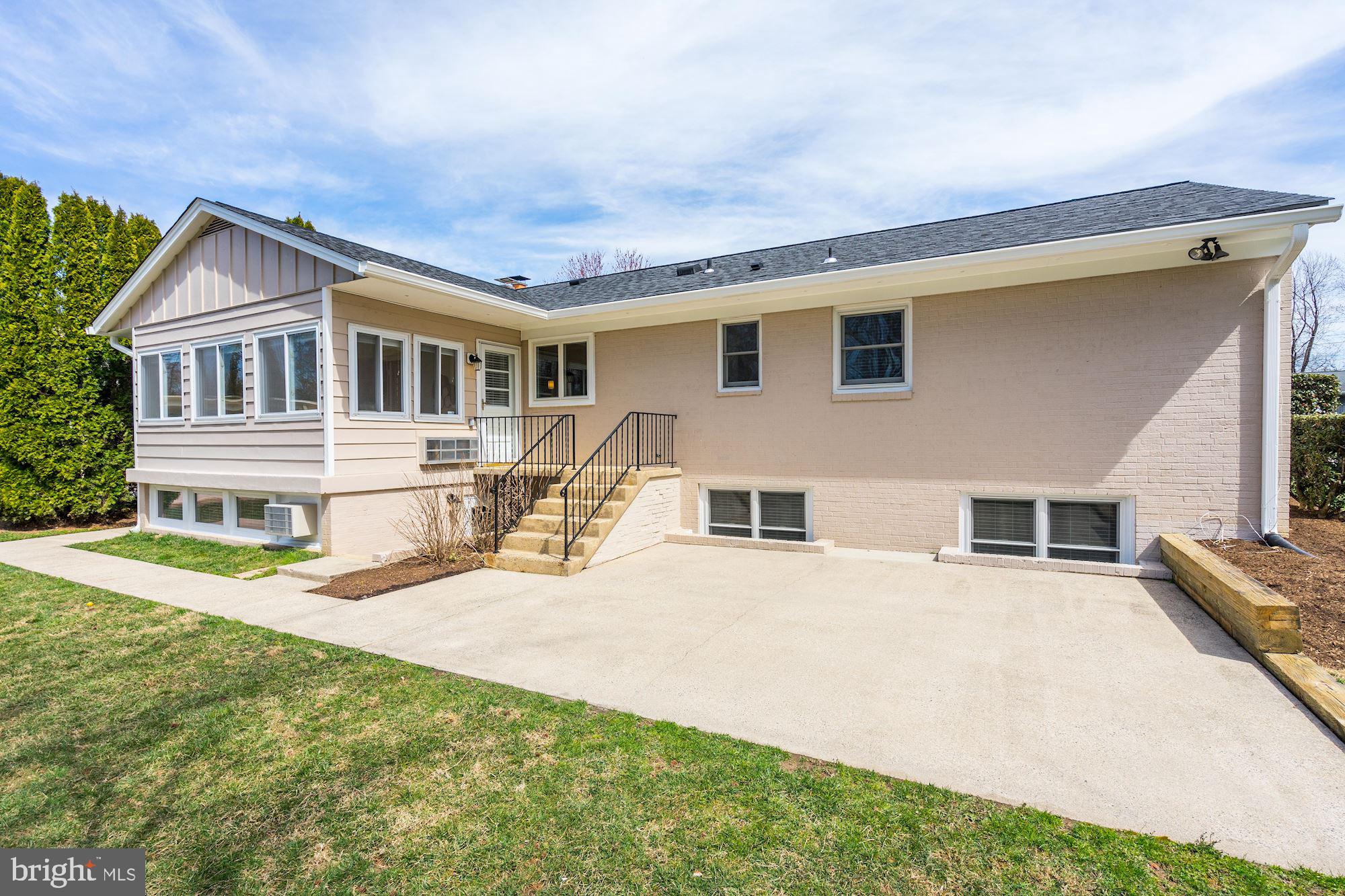 WESTBURY HEIGHTS - Residential