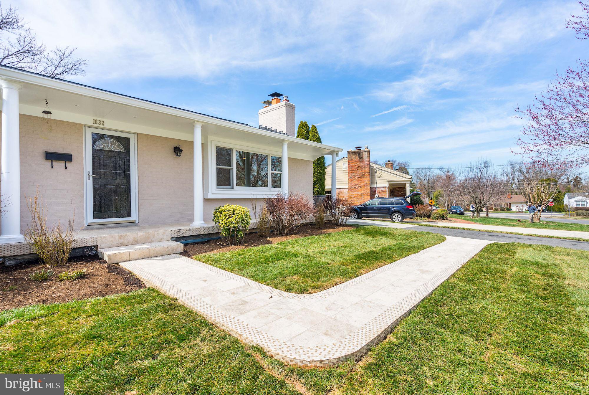 WESTBURY HEIGHTS - Residential