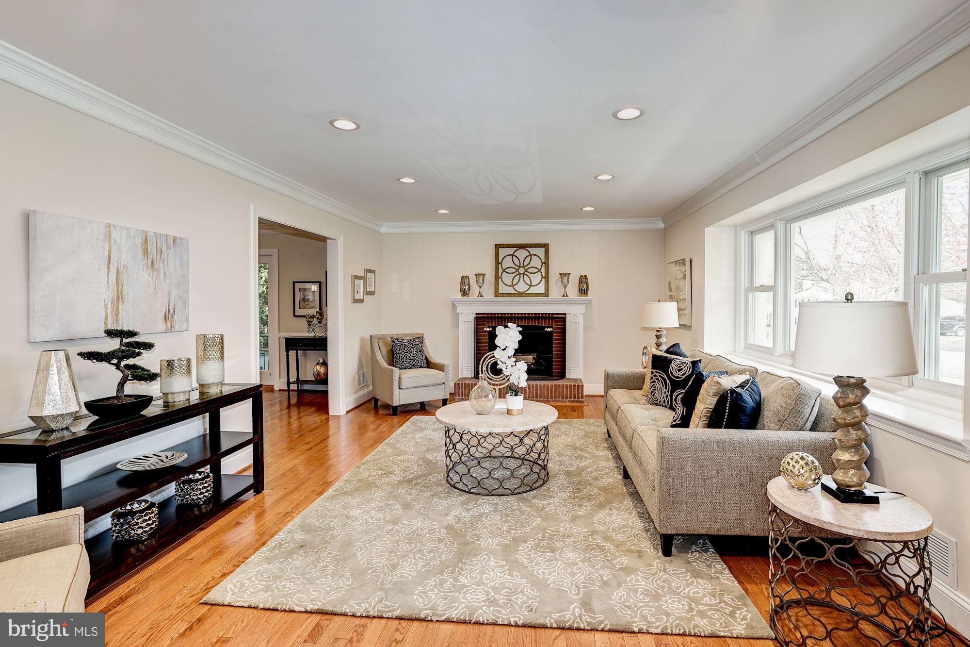 WESTBURY HEIGHTS - Residential