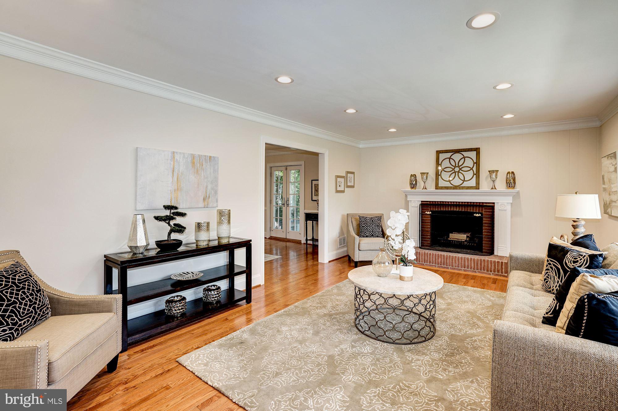 WESTBURY HEIGHTS - Residential