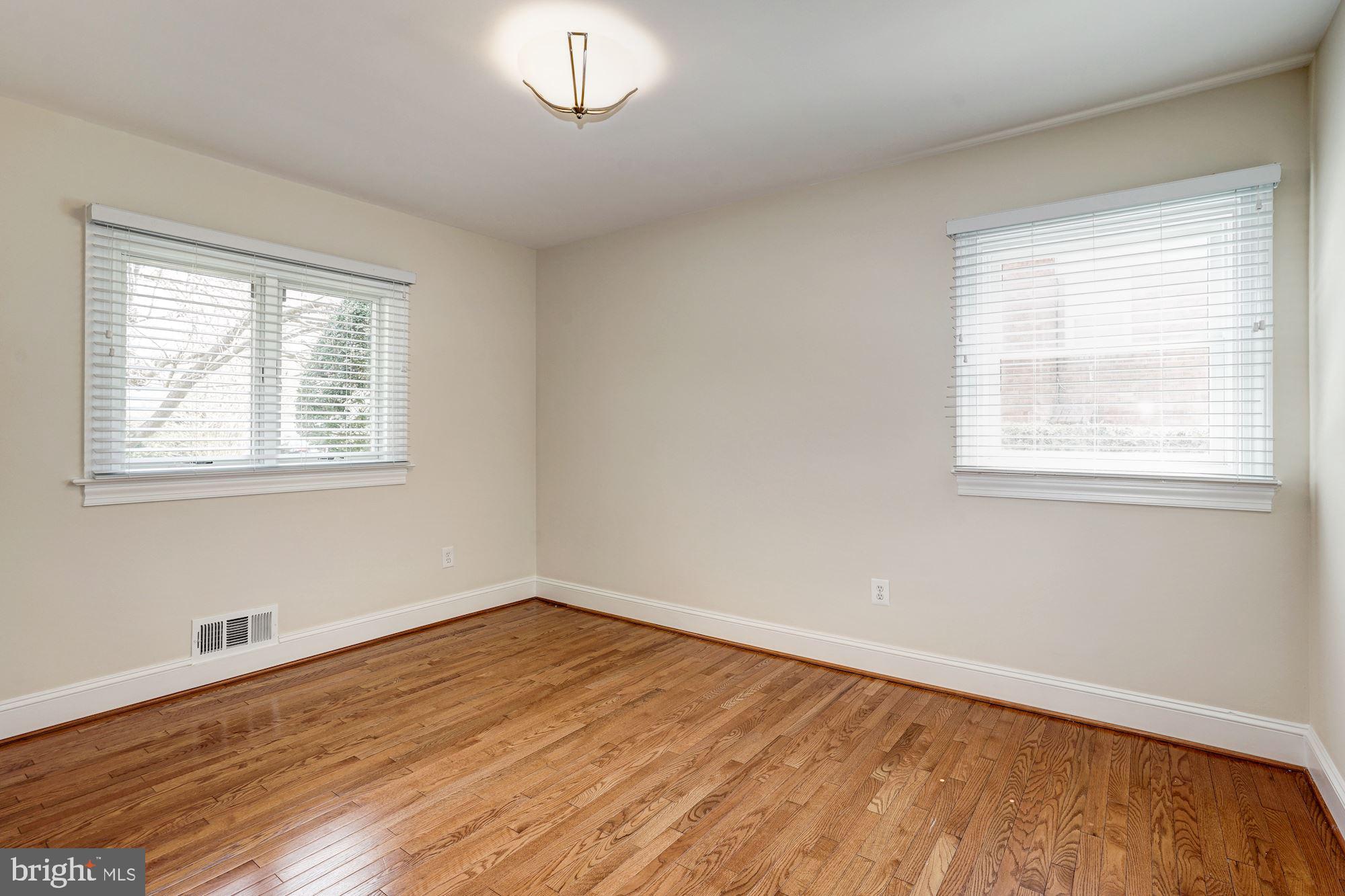 WESTBURY HEIGHTS - Residential