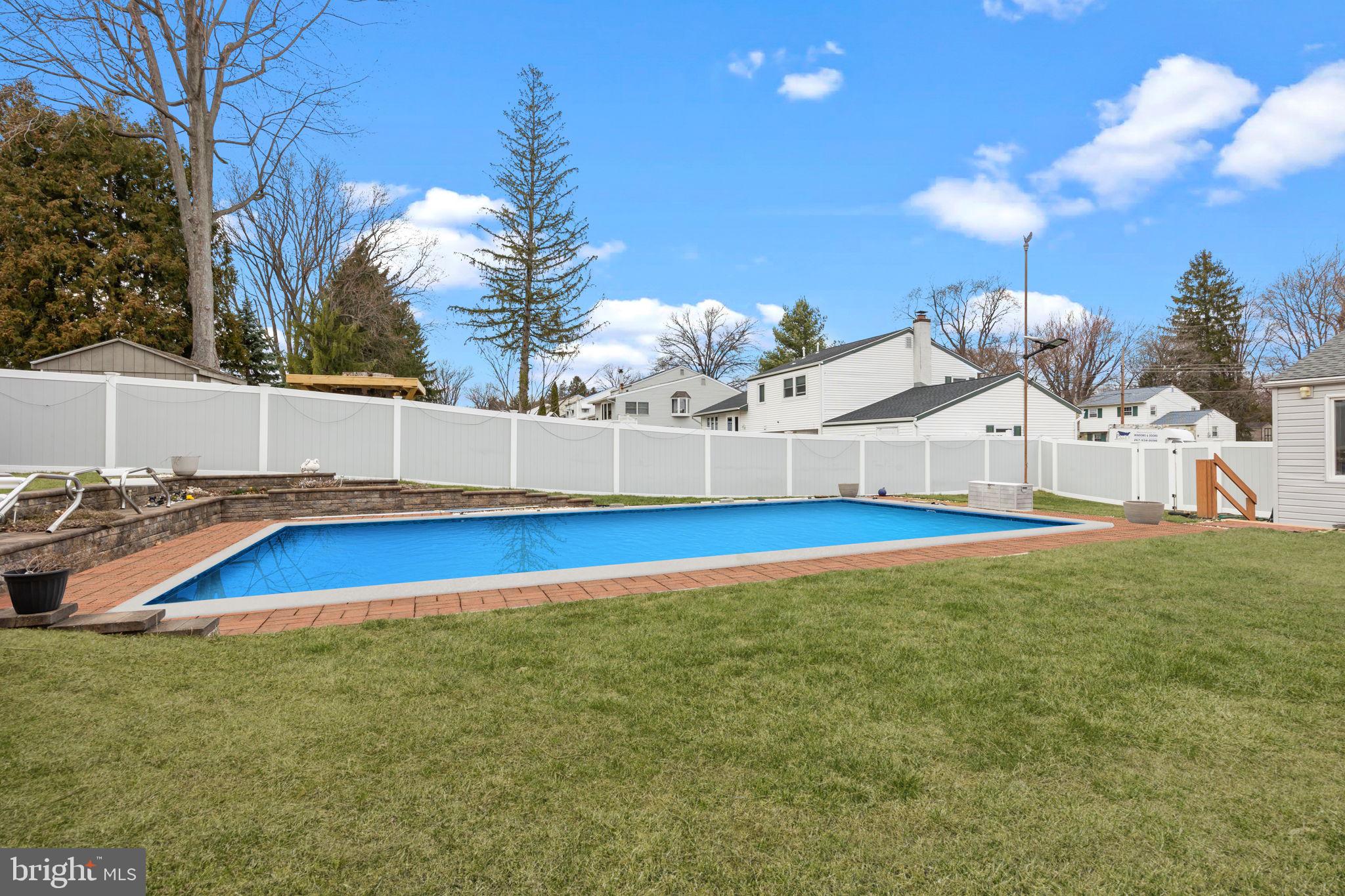 BURGUNDY HILLS - Residential