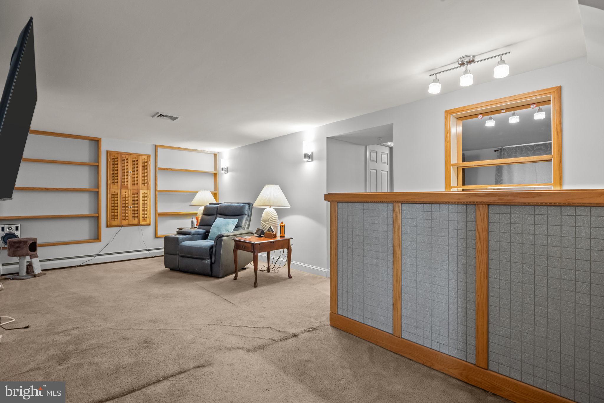 BURGUNDY HILLS - Residential