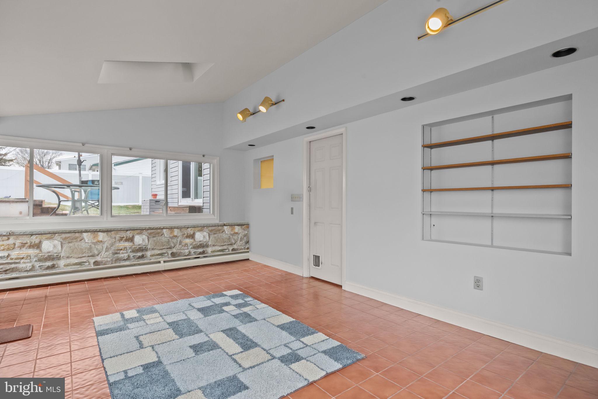 BURGUNDY HILLS - Residential