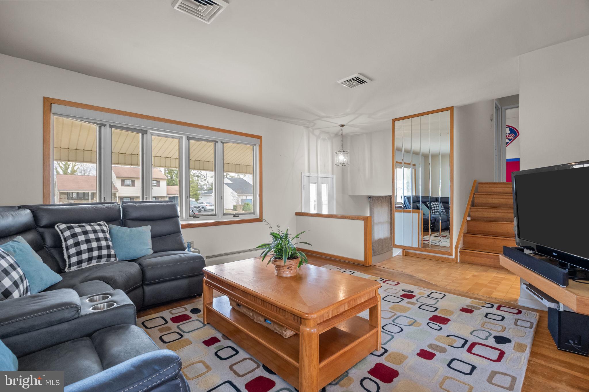 BURGUNDY HILLS - Residential