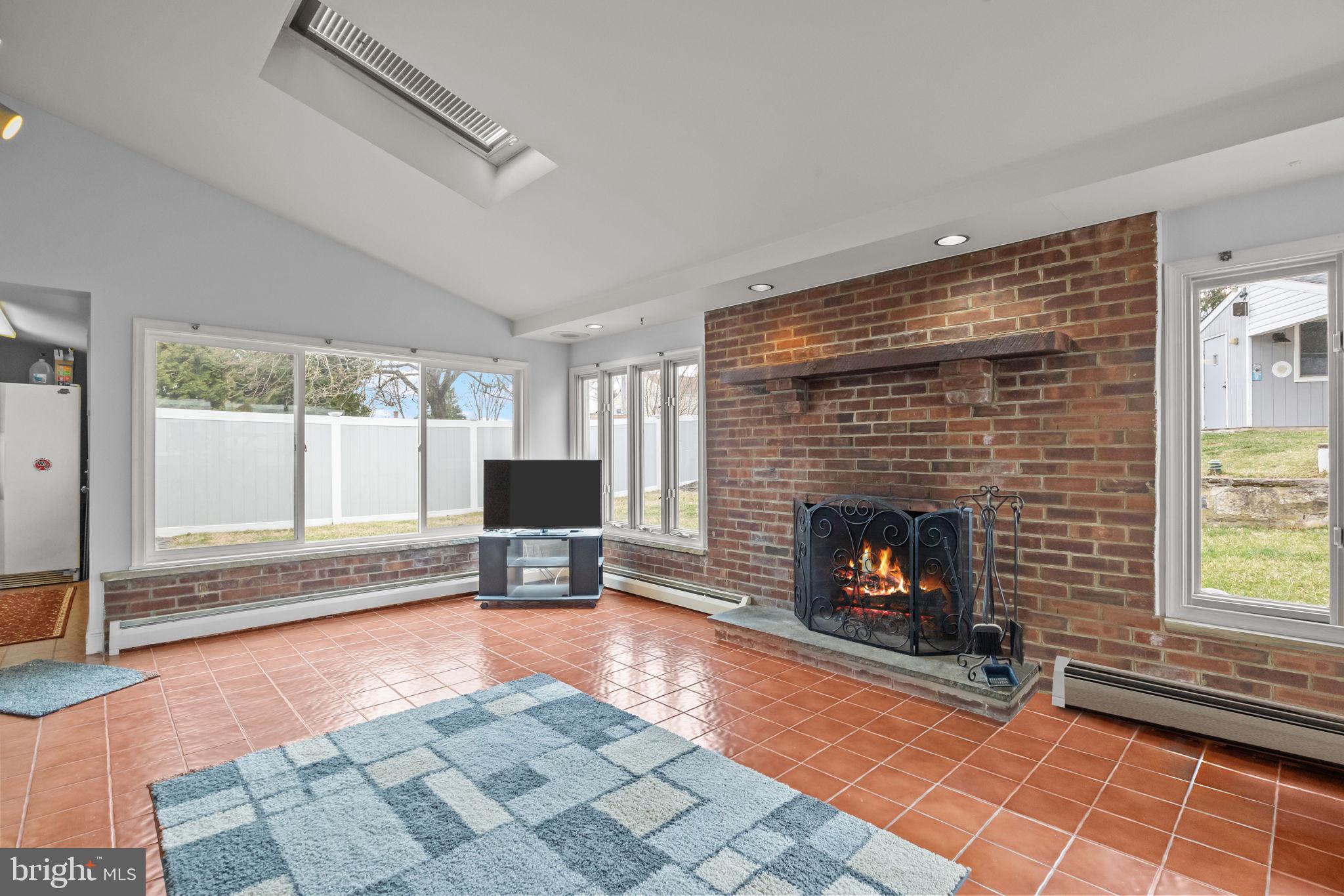 BURGUNDY HILLS - Residential