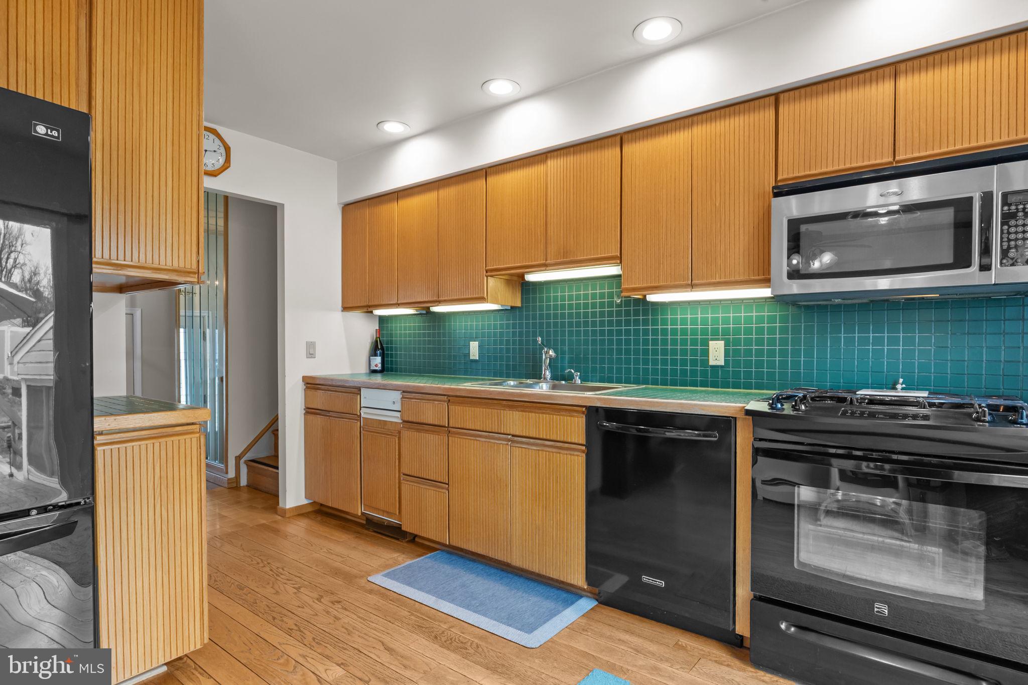 BURGUNDY HILLS - Residential