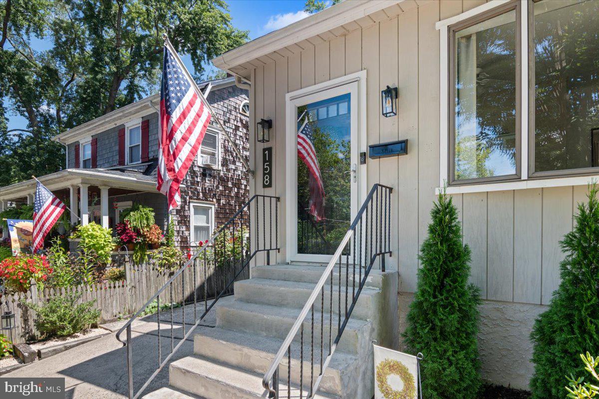 158 LAFAYETTE ROAD