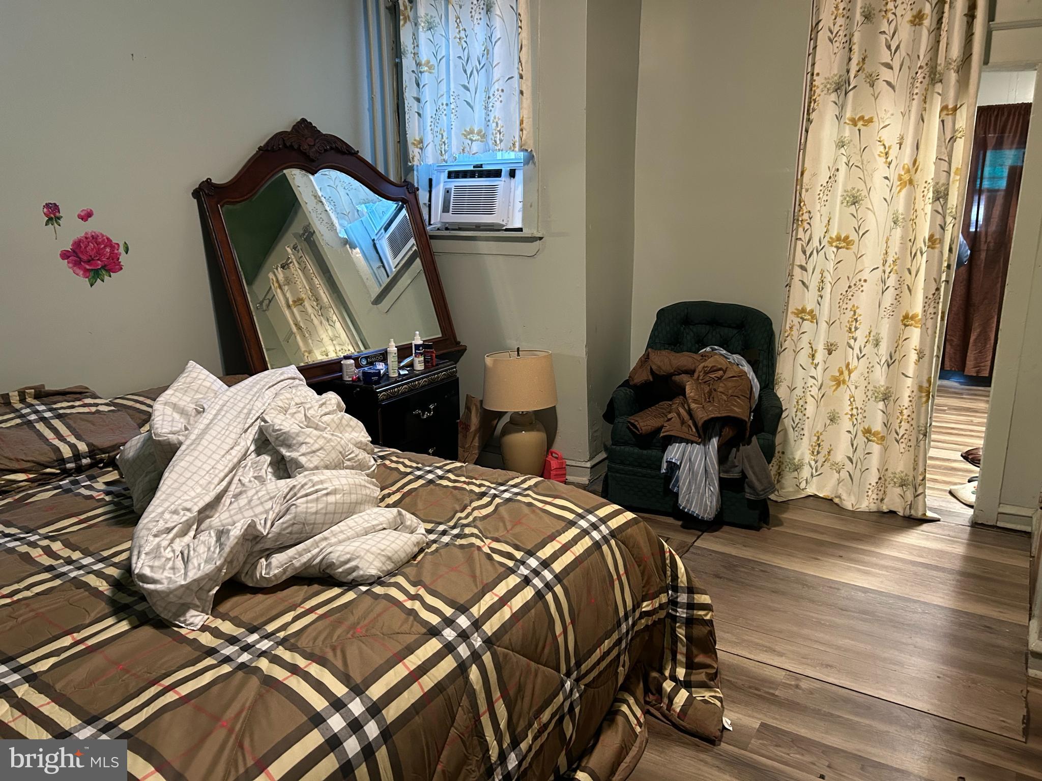 WEST PHILADELPHIA - Residential Income