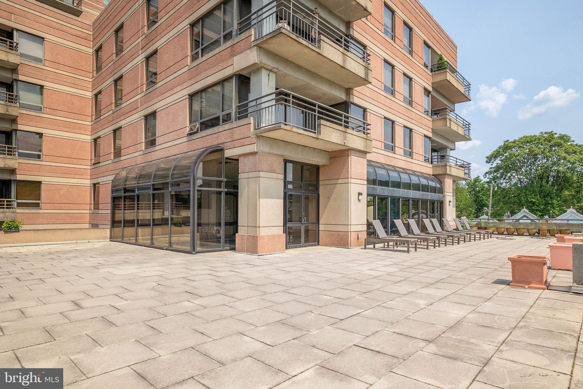 PARK PLAZA - Residential