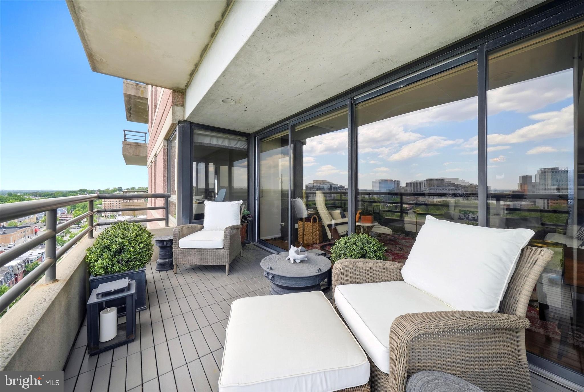 PARK PLAZA - Residential