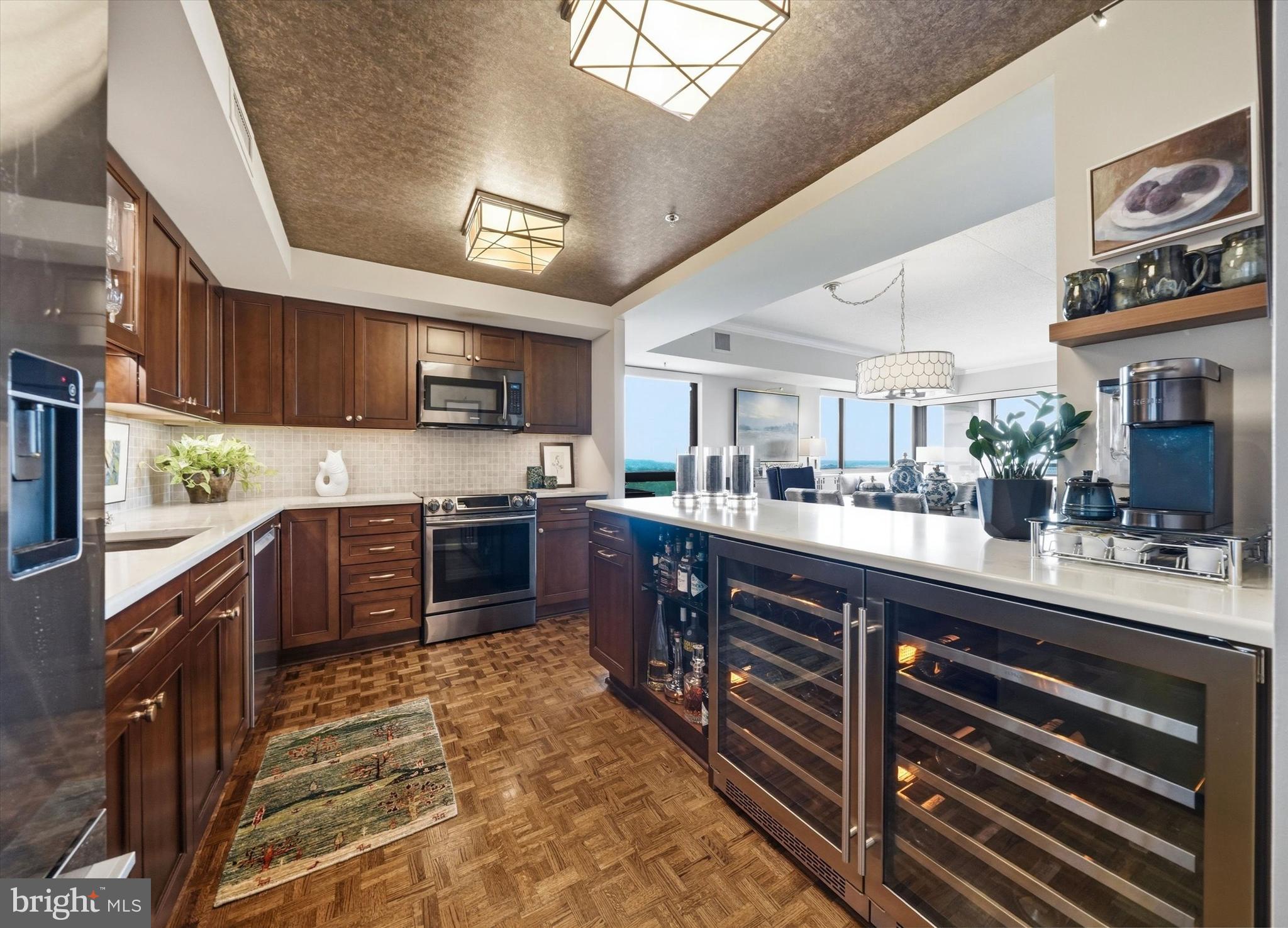 PARK PLAZA - Residential