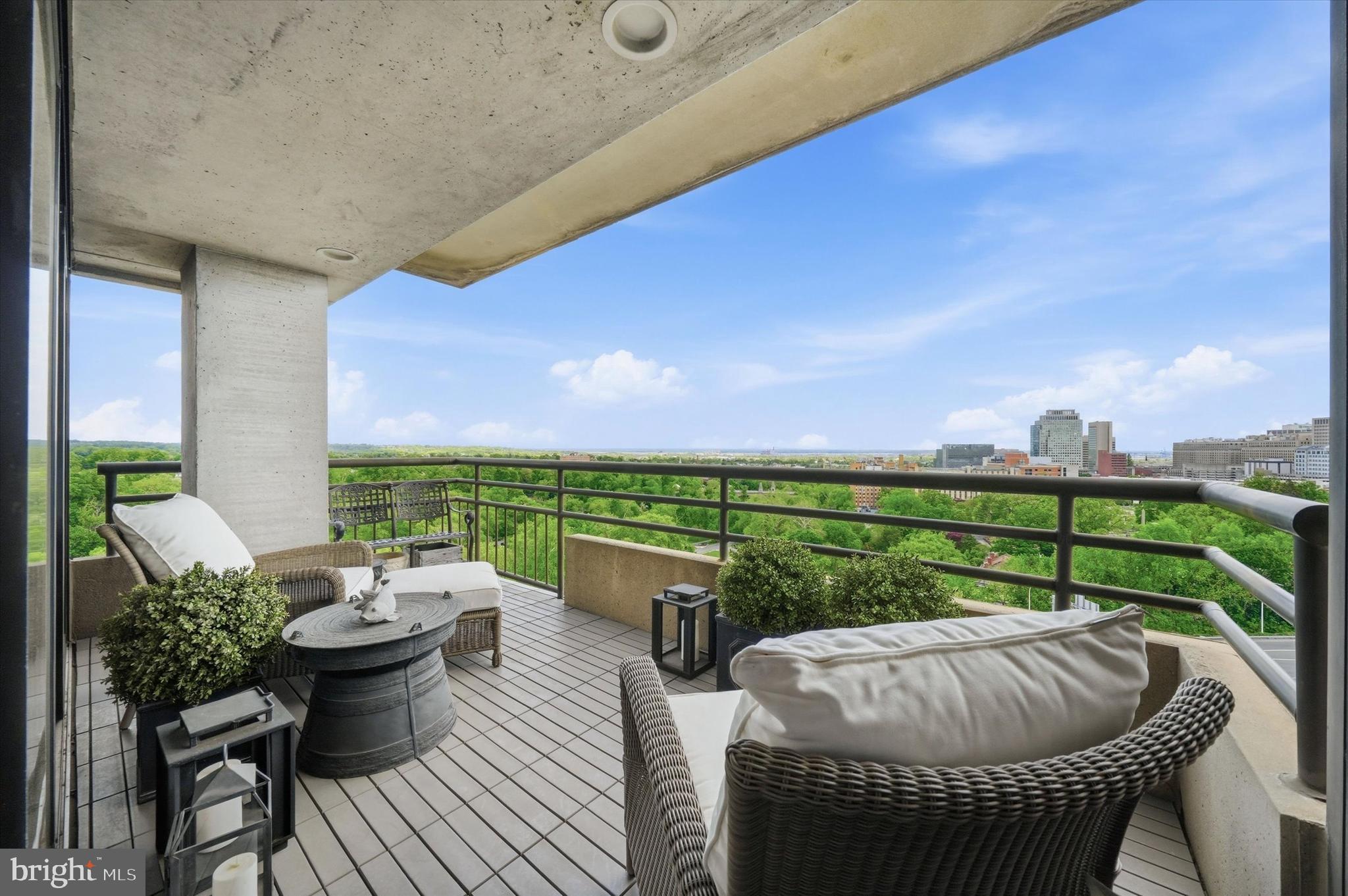 PARK PLAZA - Residential