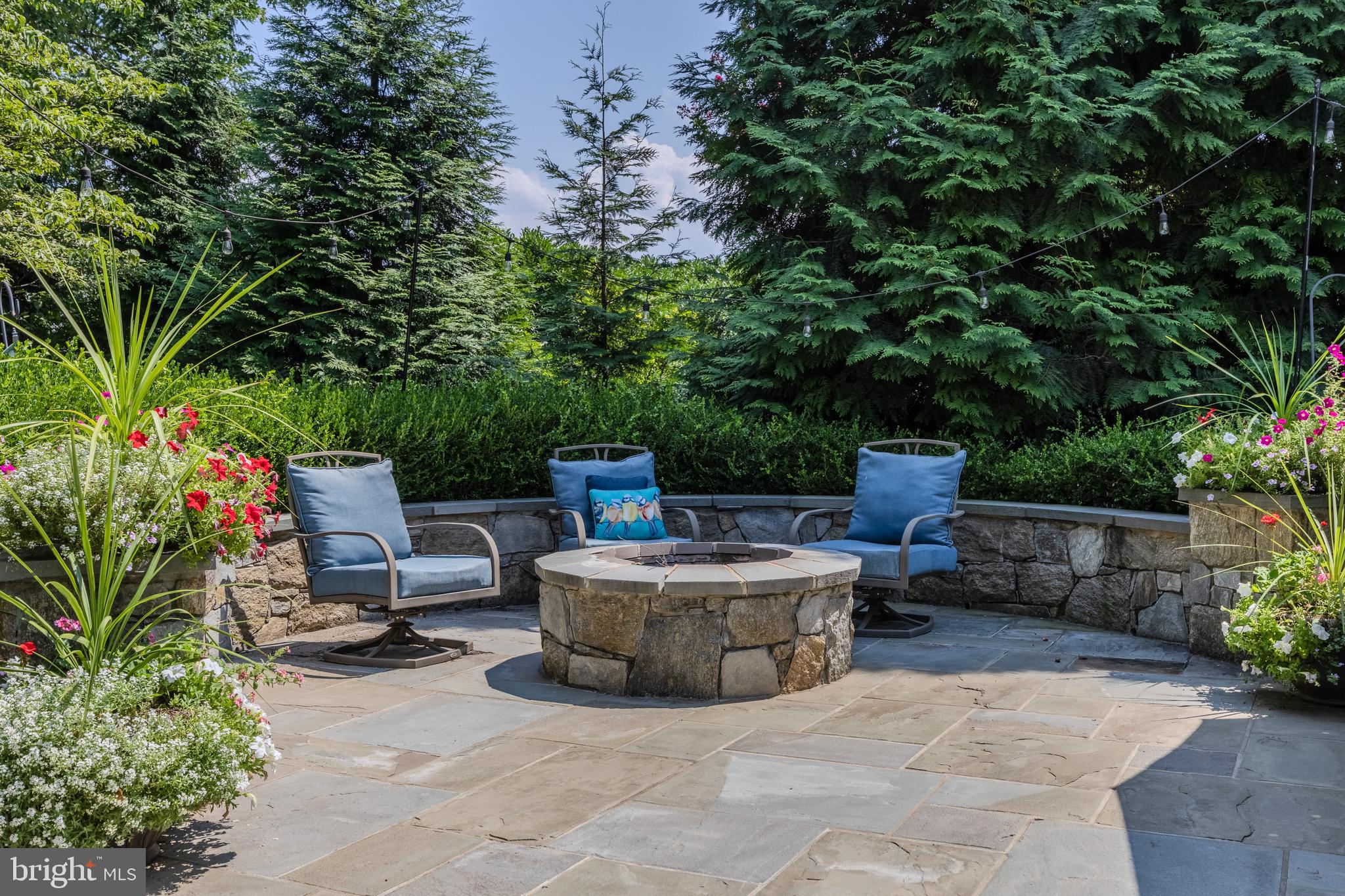 WAVERLY WOODS - Residential