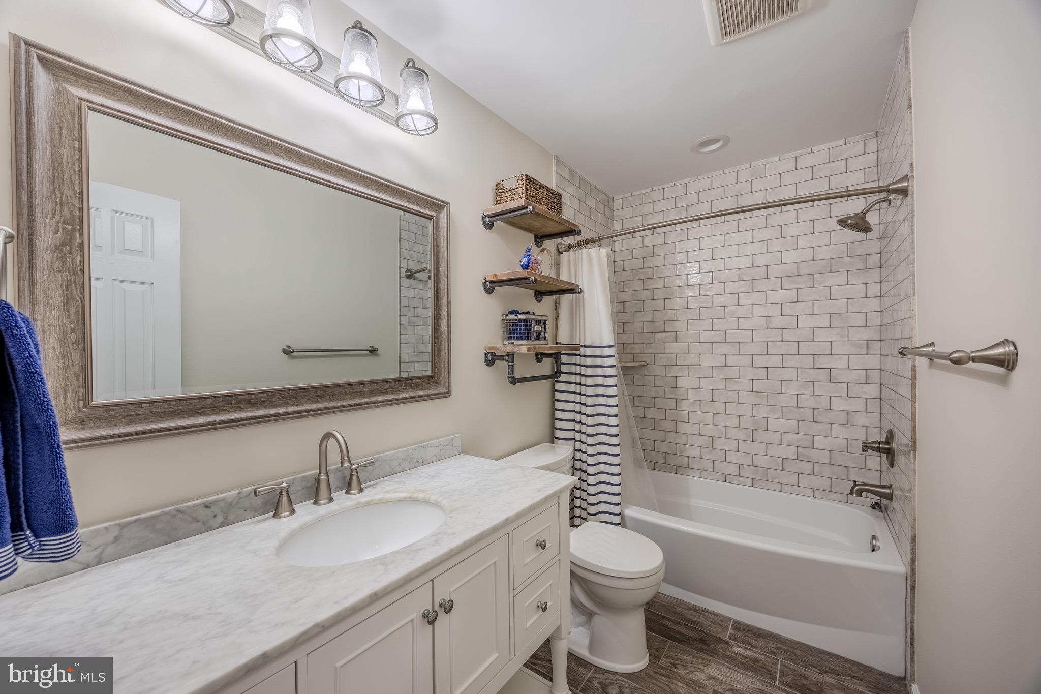 WAVERLY WOODS - Residential