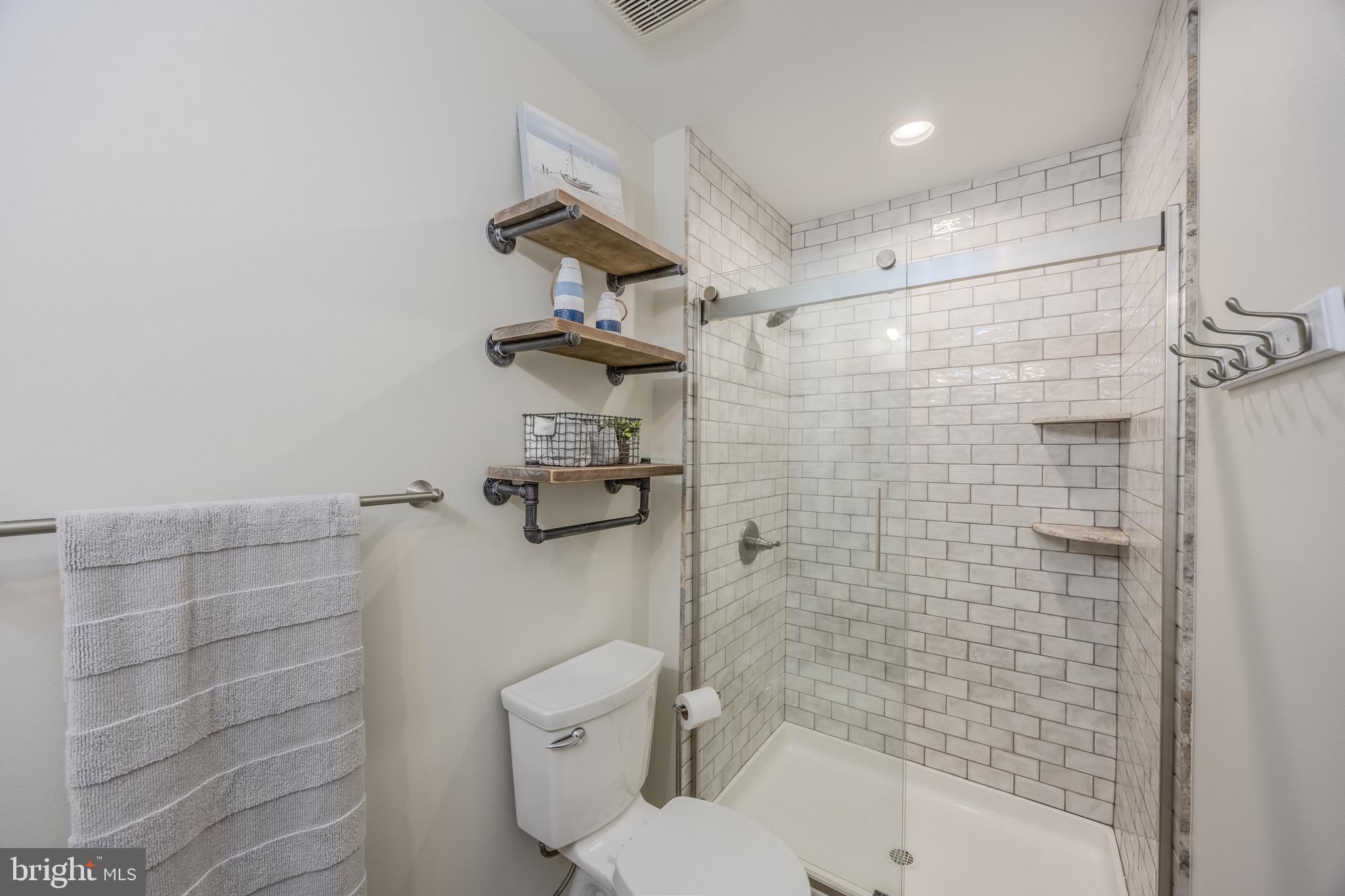 WAVERLY WOODS - Residential