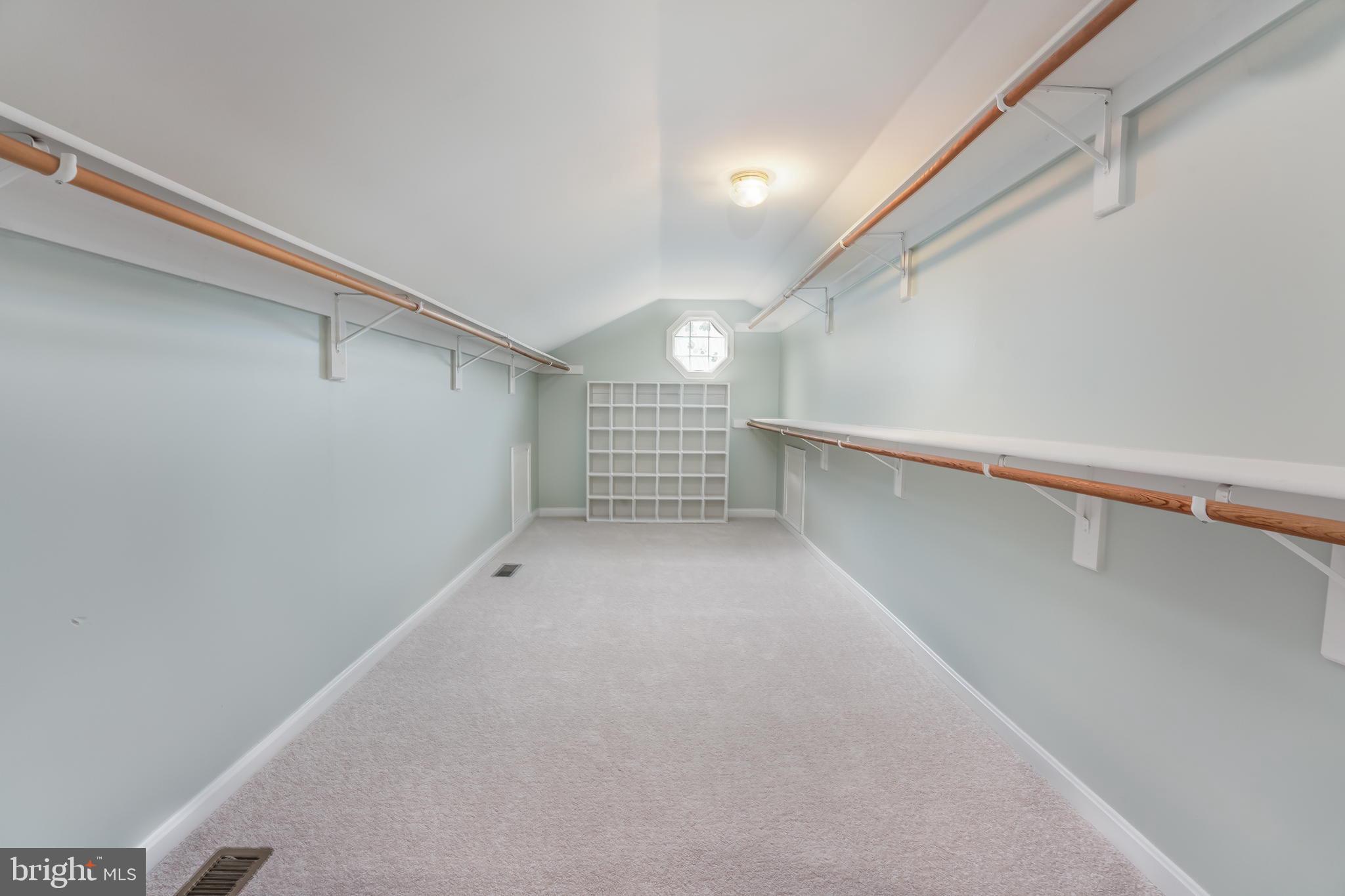 MENLOUGH - Residential