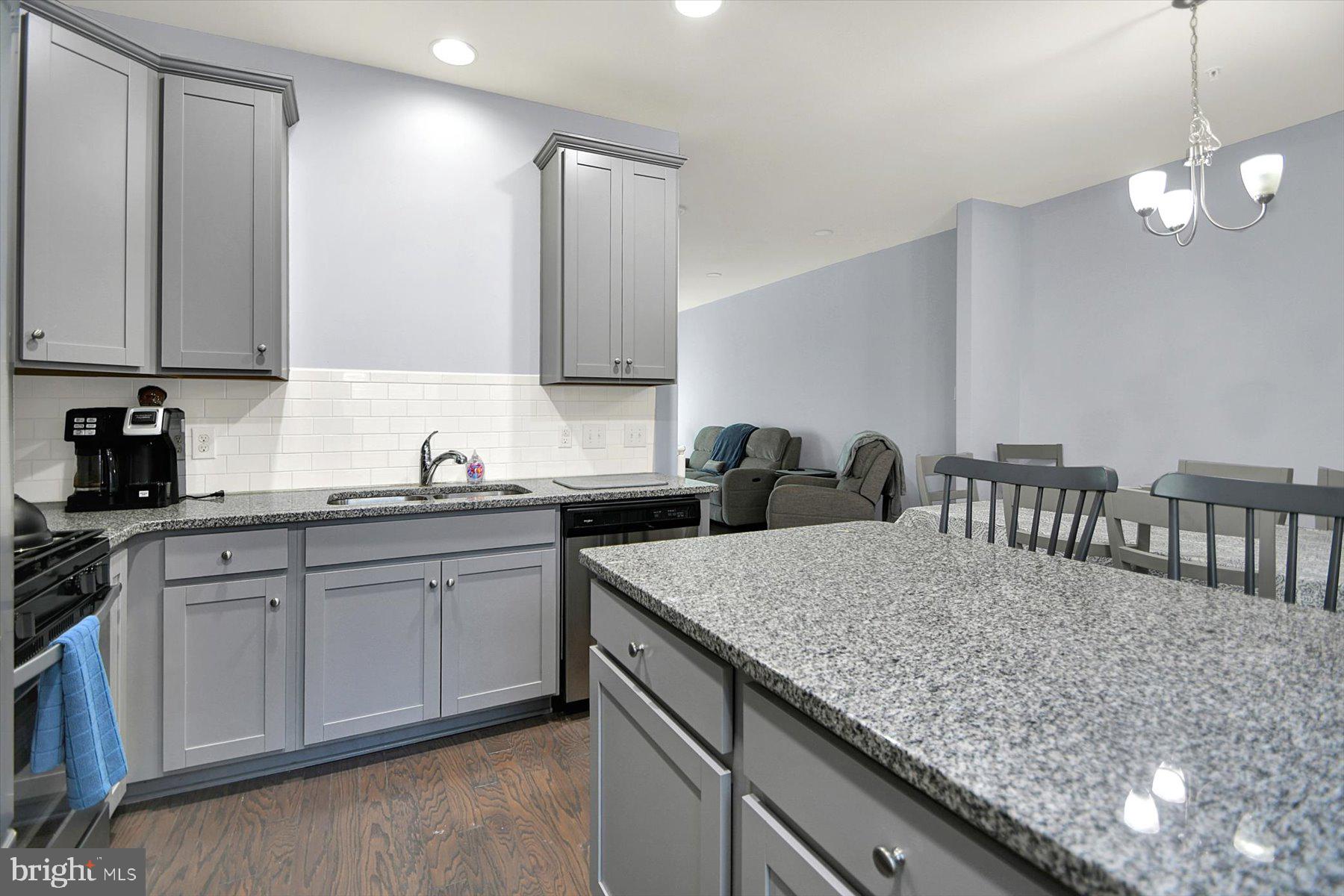 OVERLOOK AT CARRIAGE - Residential