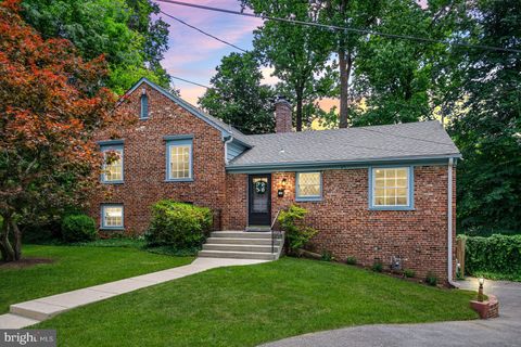 Photo of 4104 Byeforde Court, Kensington, MD 20895 (MLS # MDMC2135784)