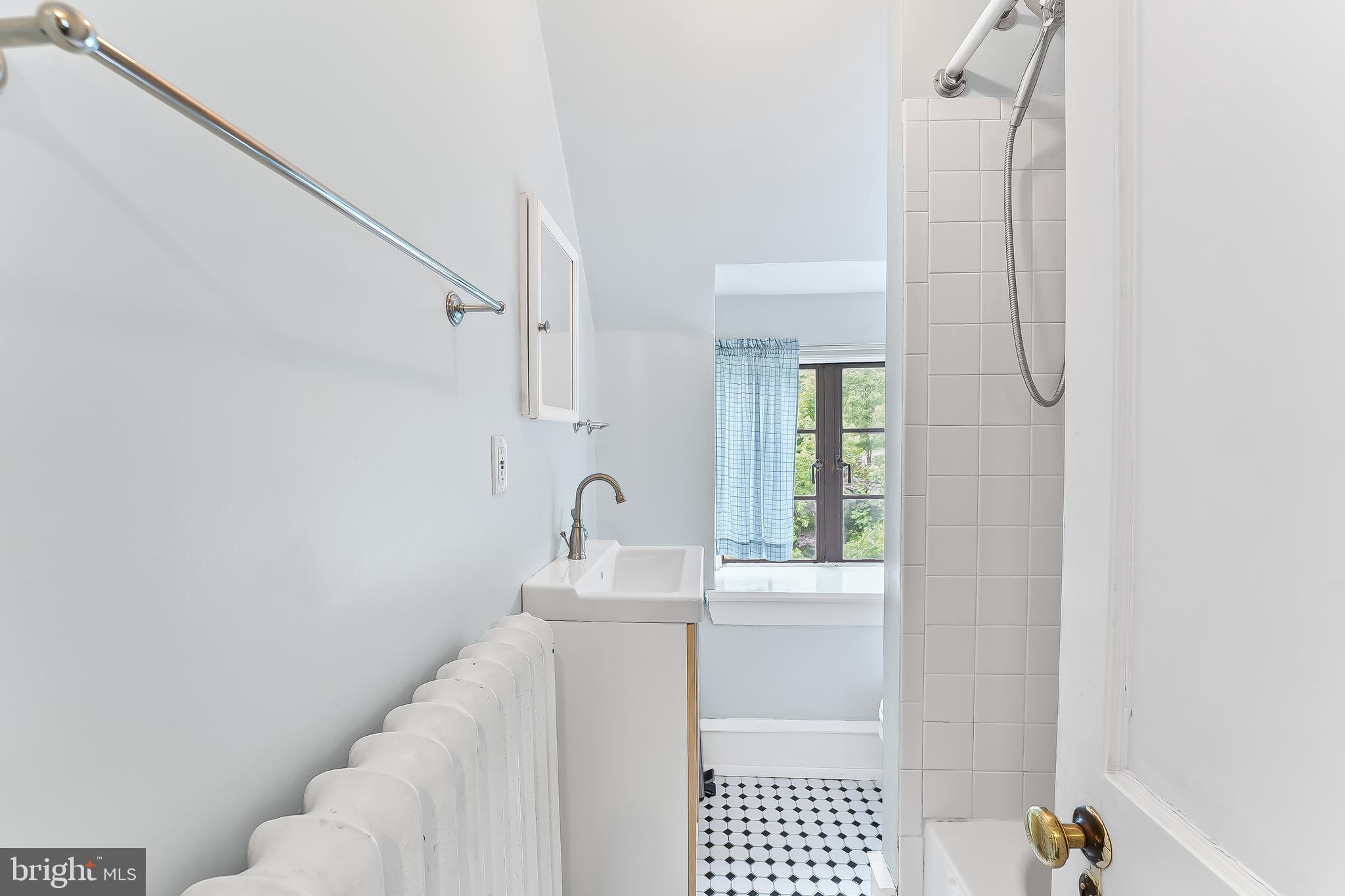 WYNNEWOOD - Residential