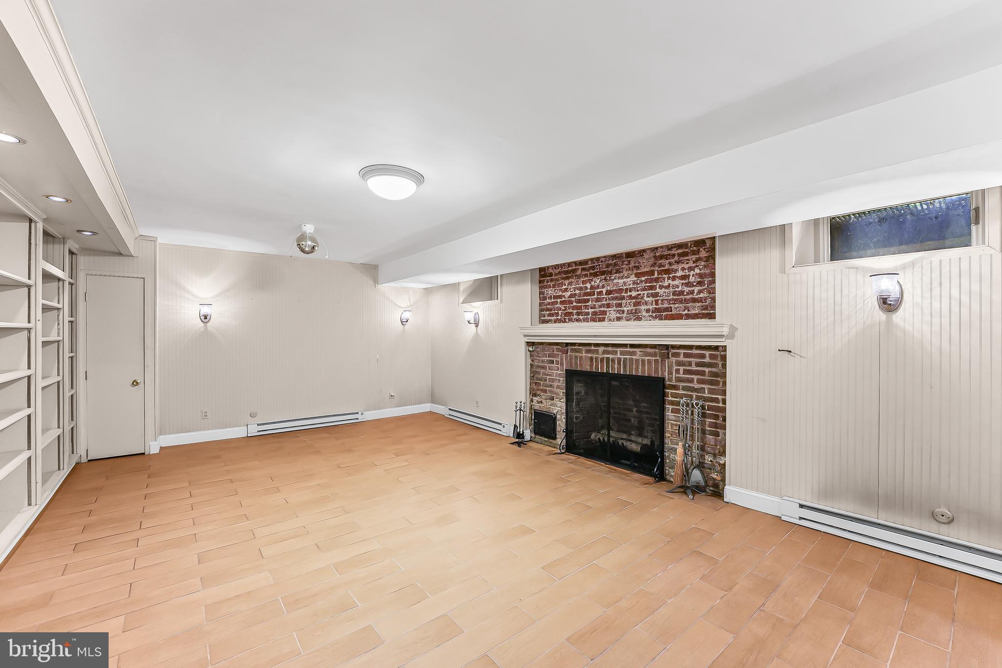 WYNNEWOOD - Residential