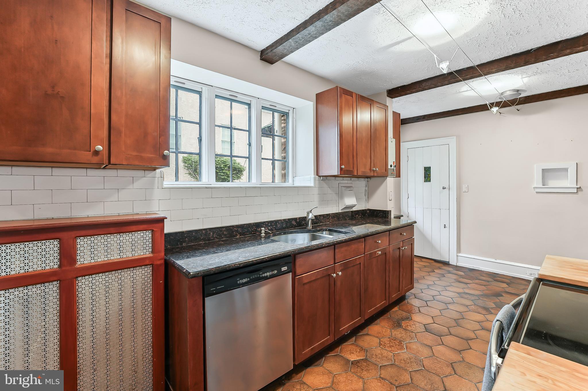 WYNNEWOOD - Residential