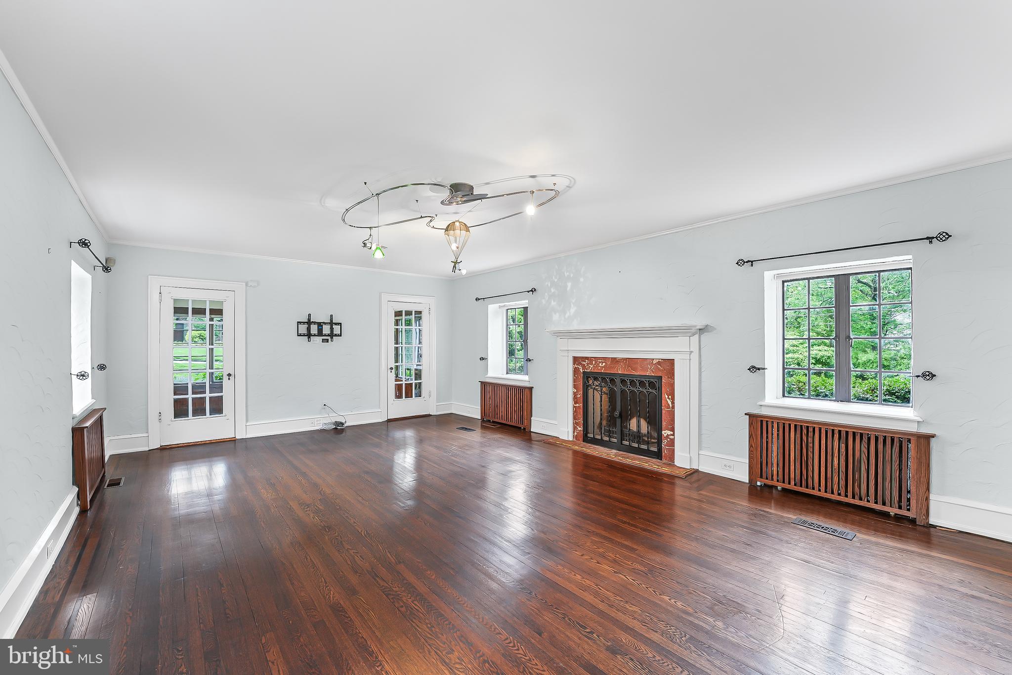 WYNNEWOOD - Residential