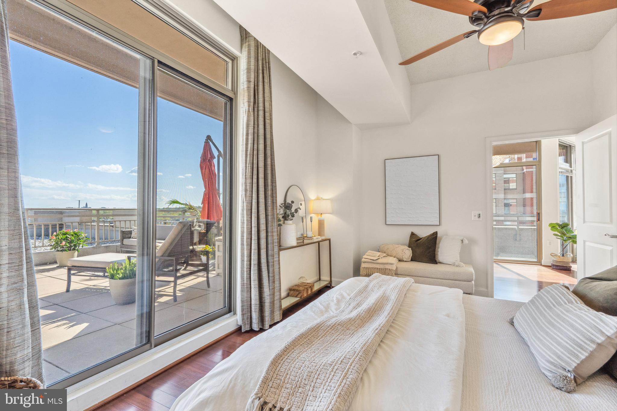 CRYSTAL CITY - Residential