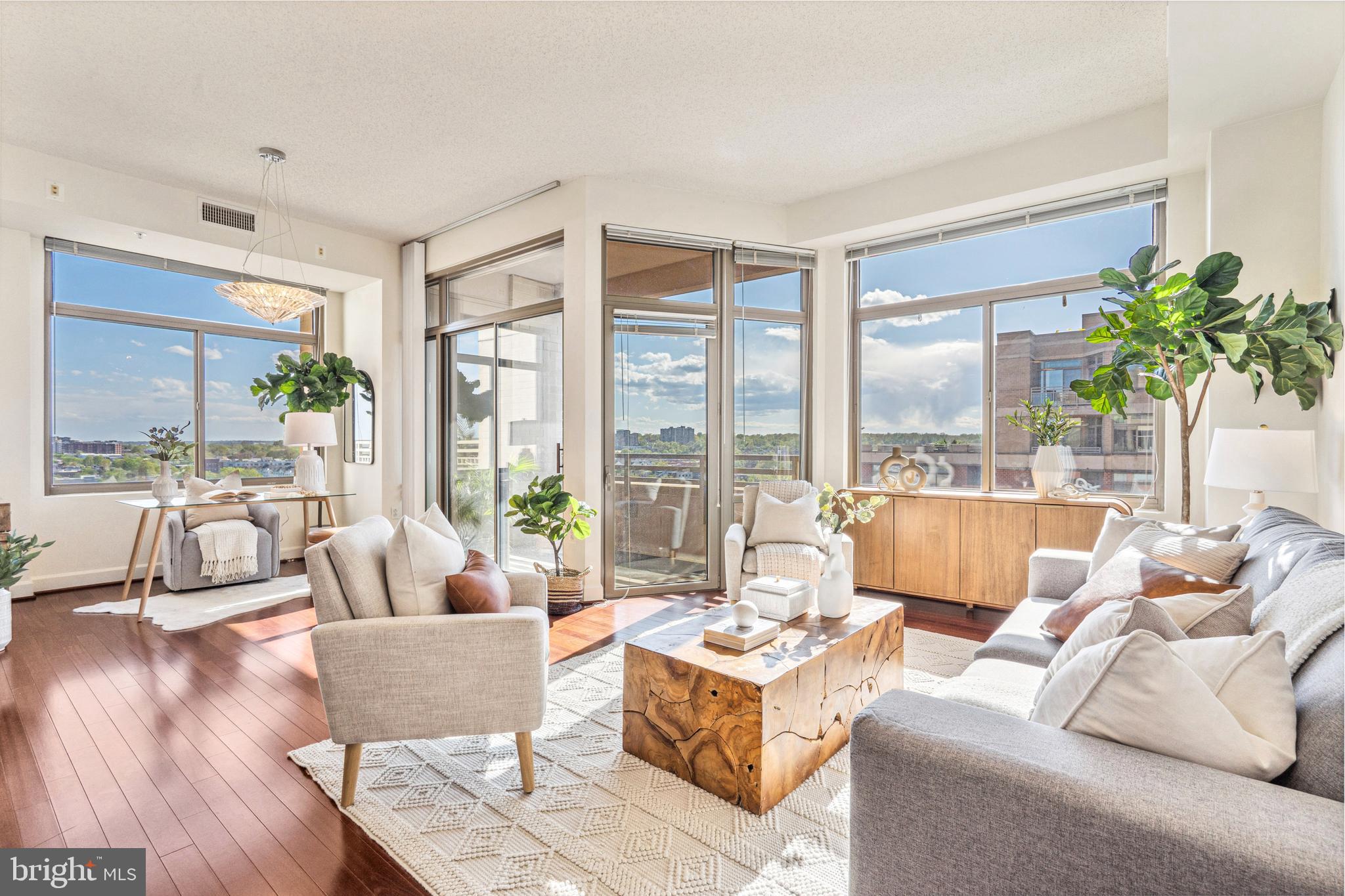 CRYSTAL CITY - Residential