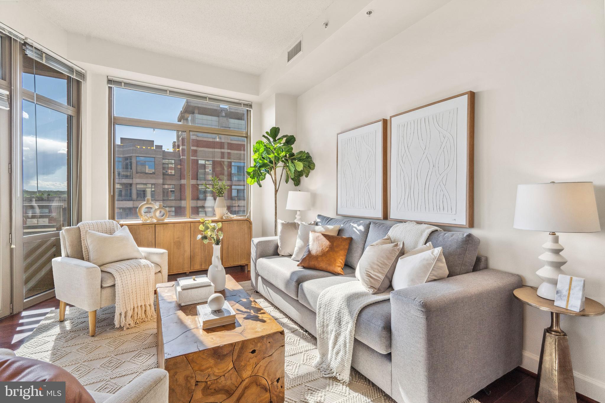 CRYSTAL CITY - Residential