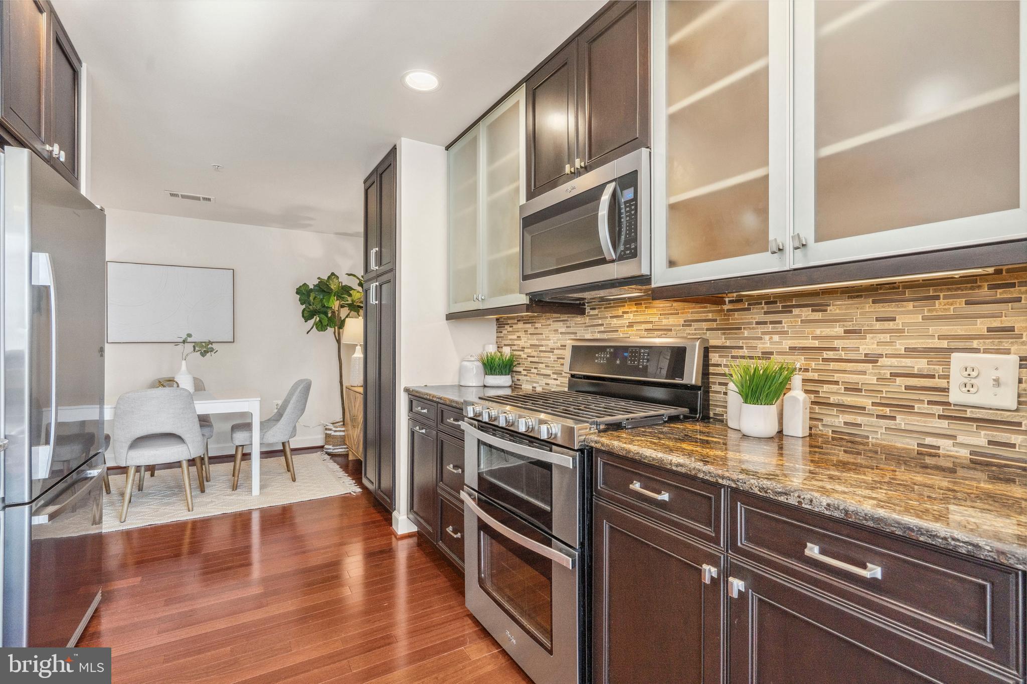 CRYSTAL CITY - Residential