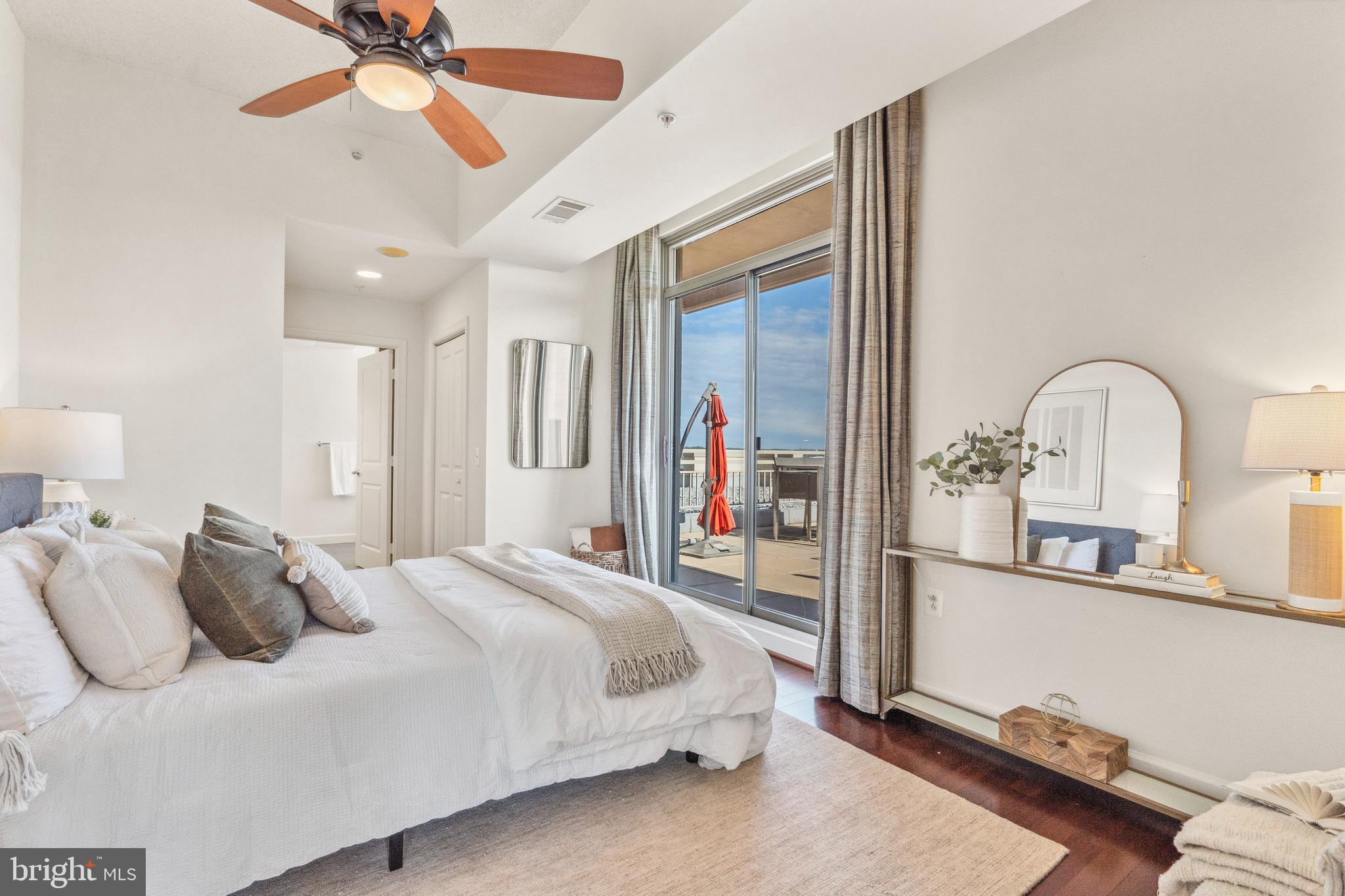 CRYSTAL CITY - Residential