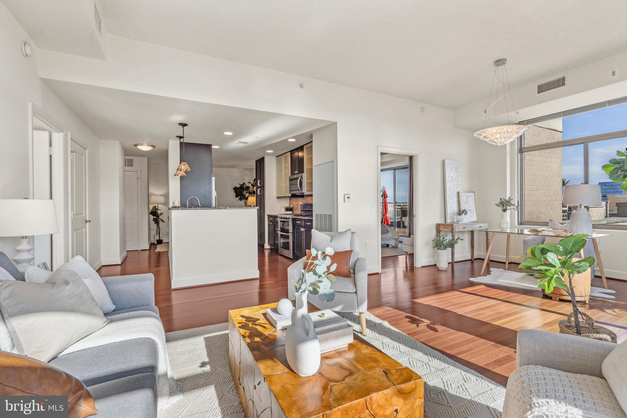 CRYSTAL CITY - Residential