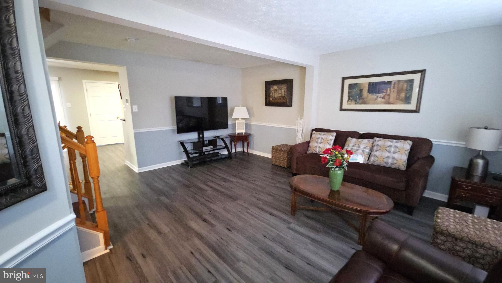 EATON SQUARE - Residential