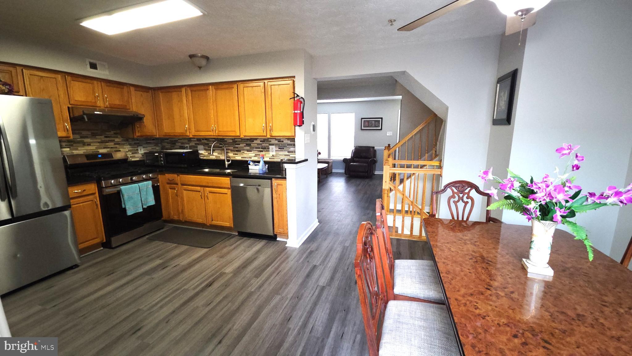 EATON SQUARE - Residential