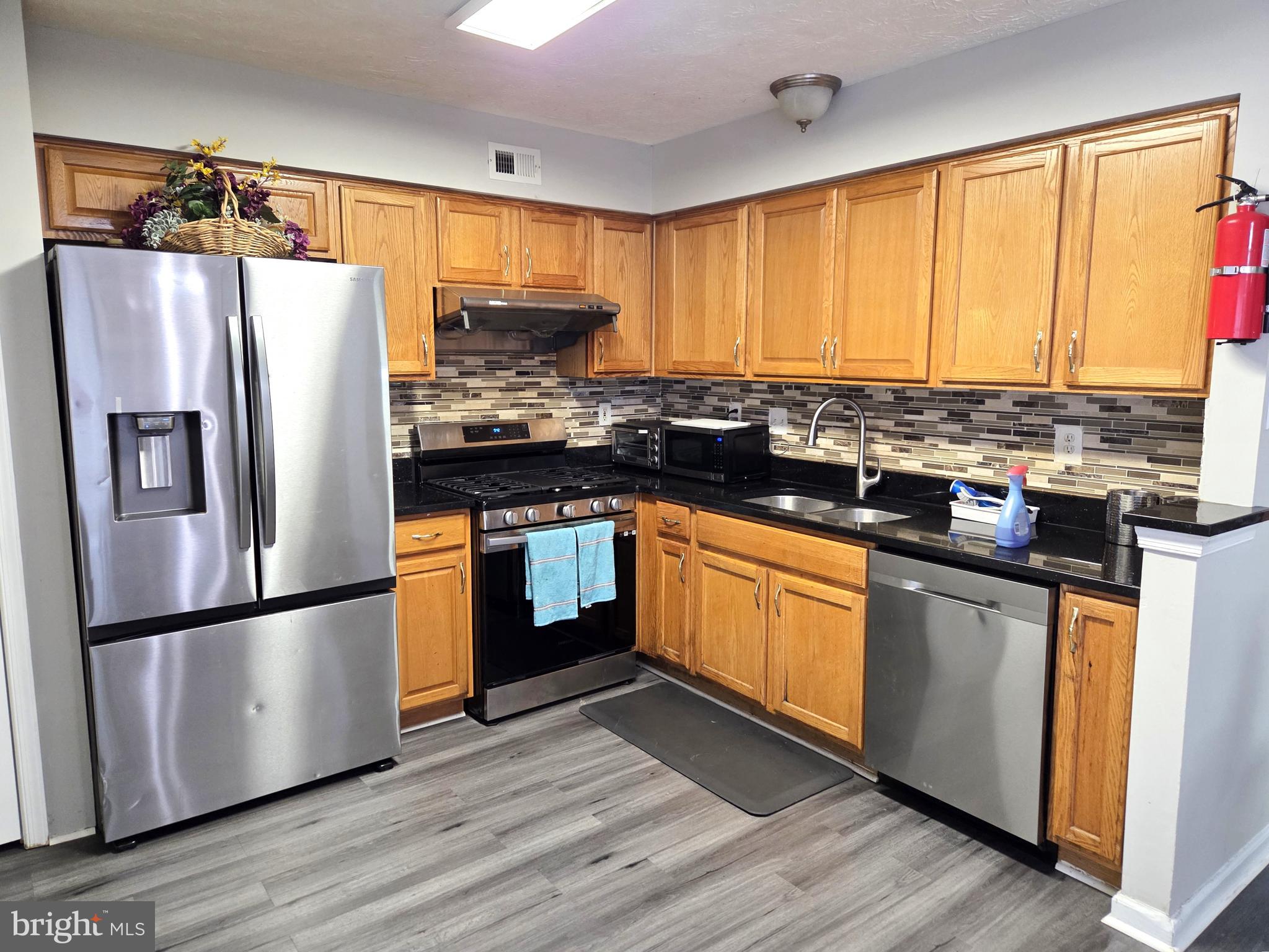 EATON SQUARE - Residential