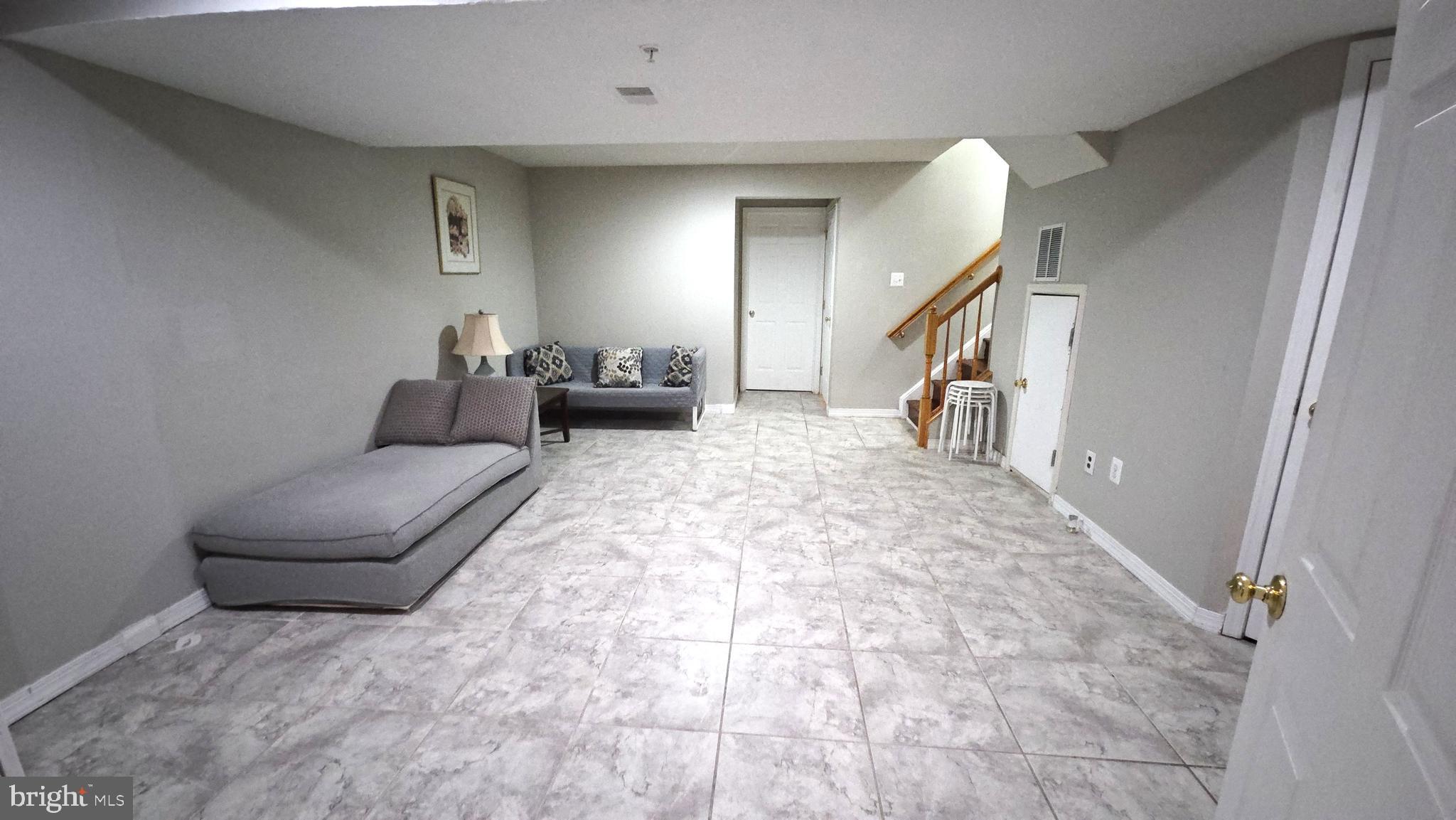 EATON SQUARE - Residential