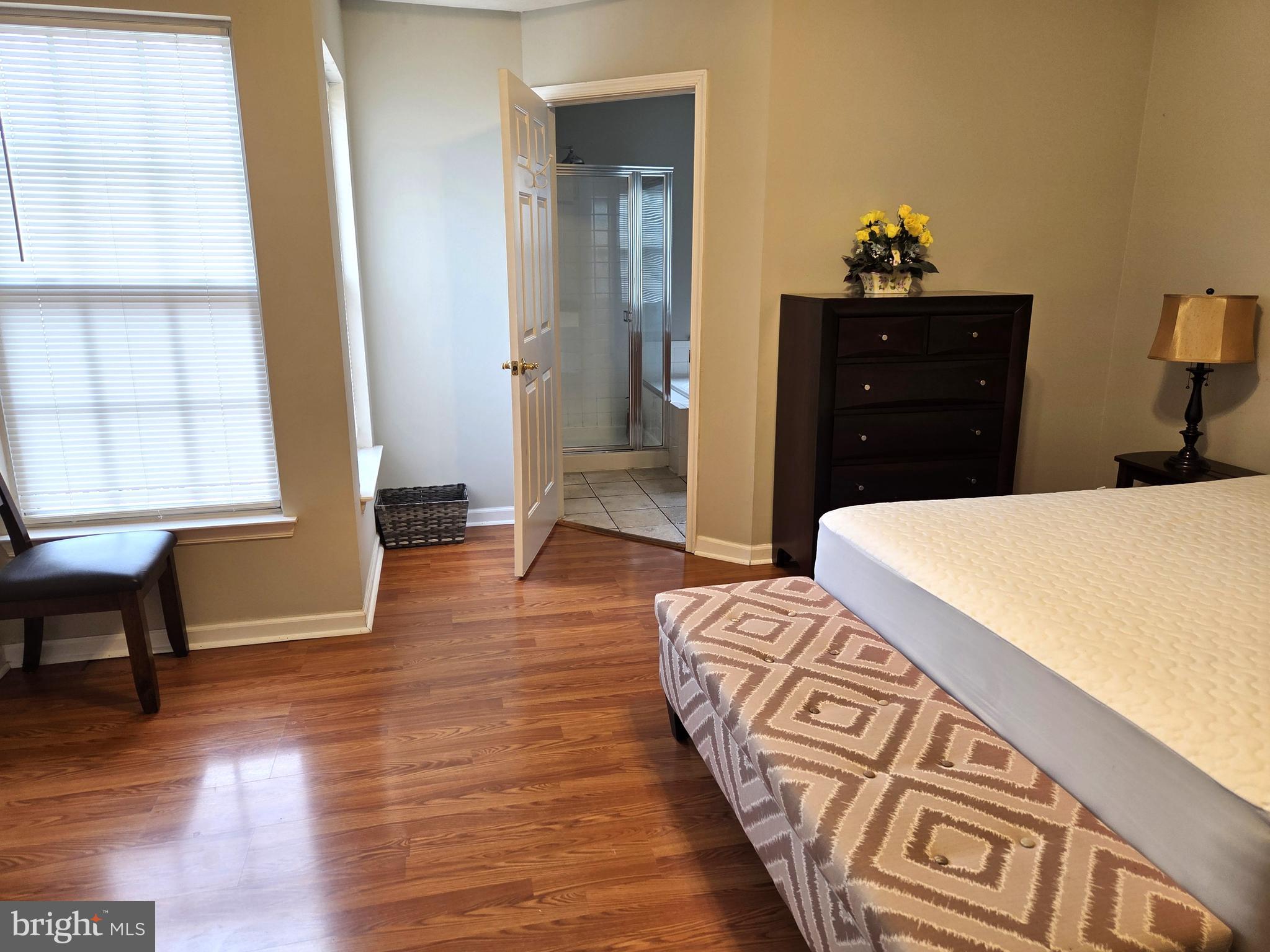 EATON SQUARE - Residential