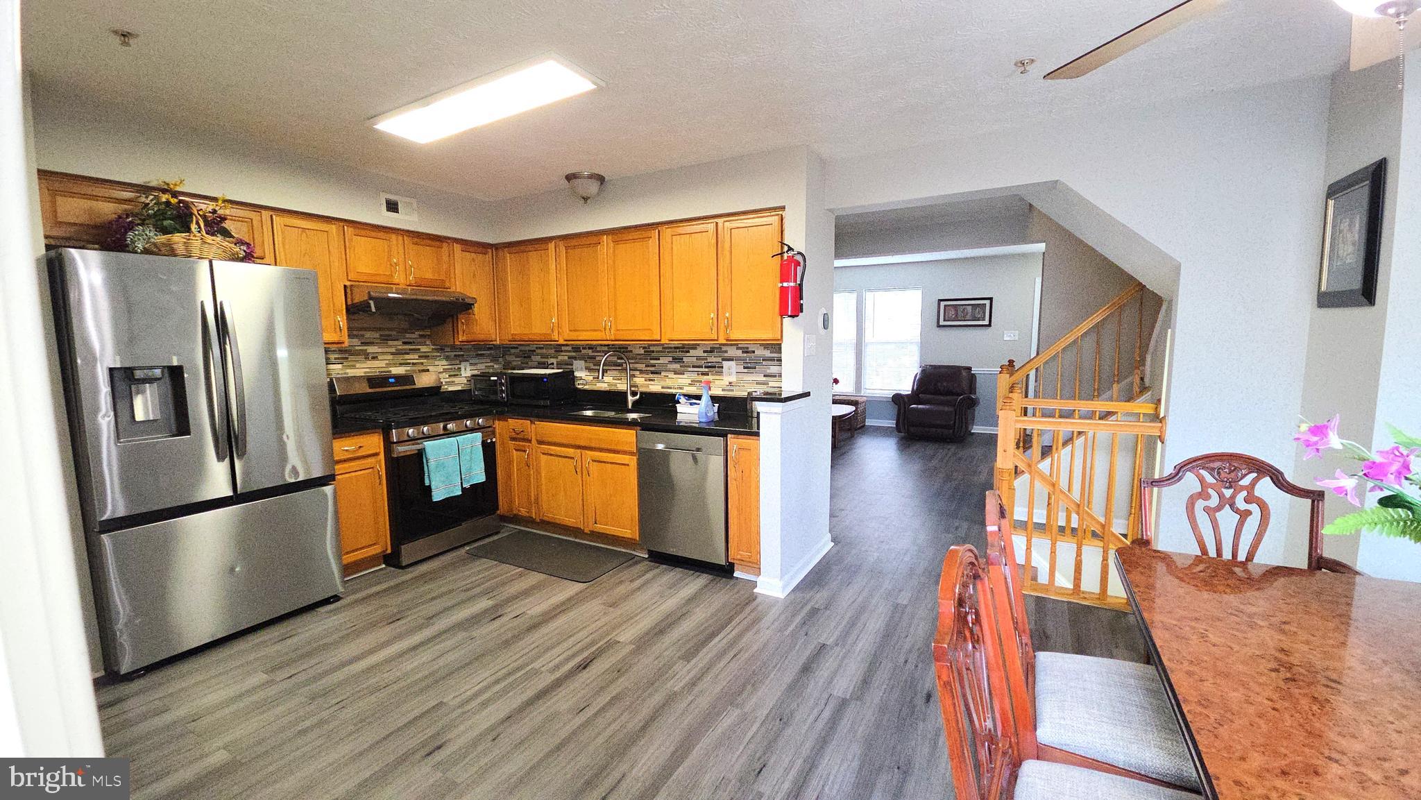 EATON SQUARE - Residential