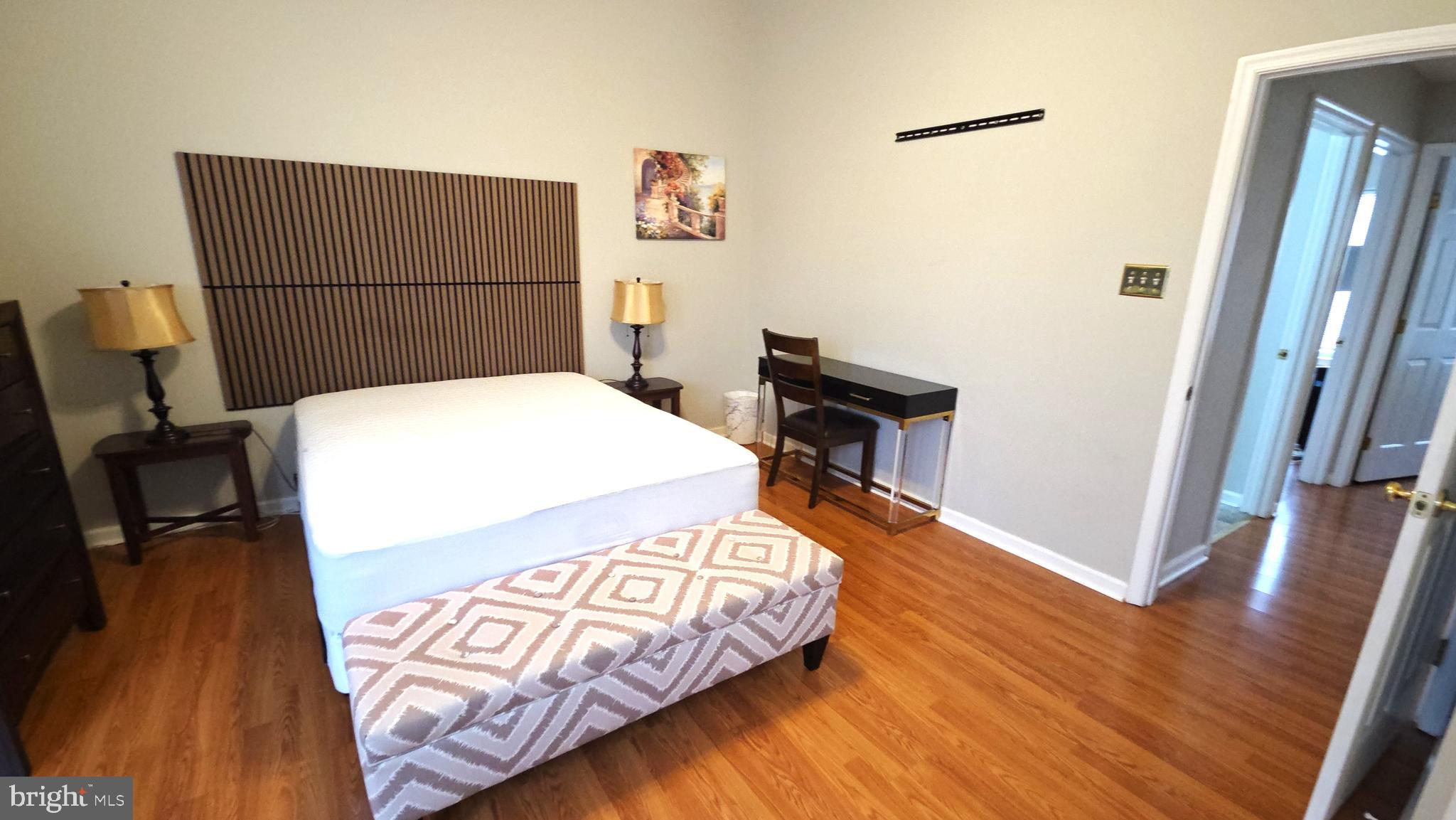 EATON SQUARE - Residential