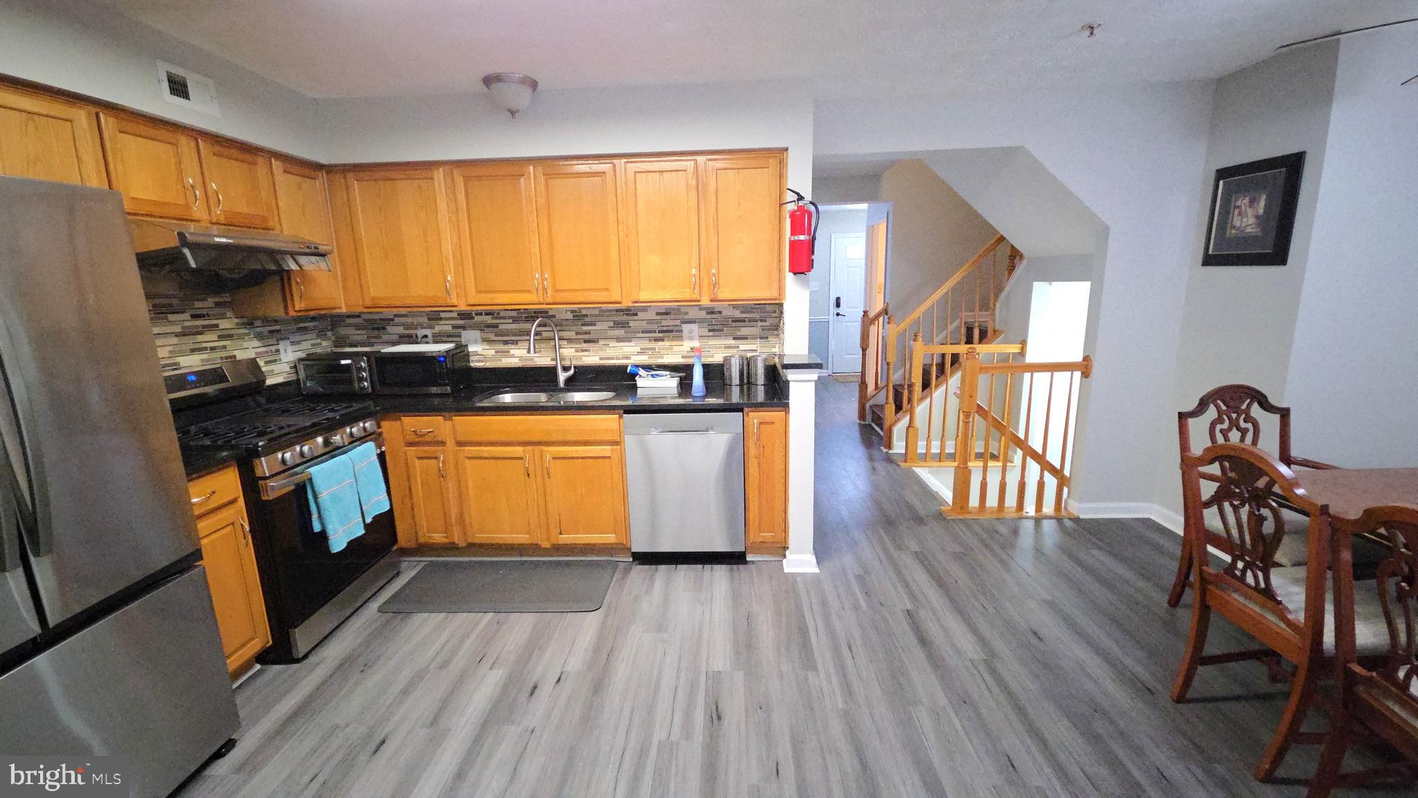 EATON SQUARE - Residential