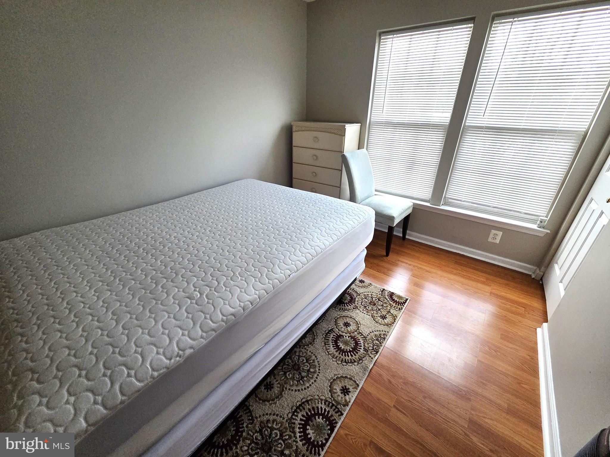 EATON SQUARE - Residential