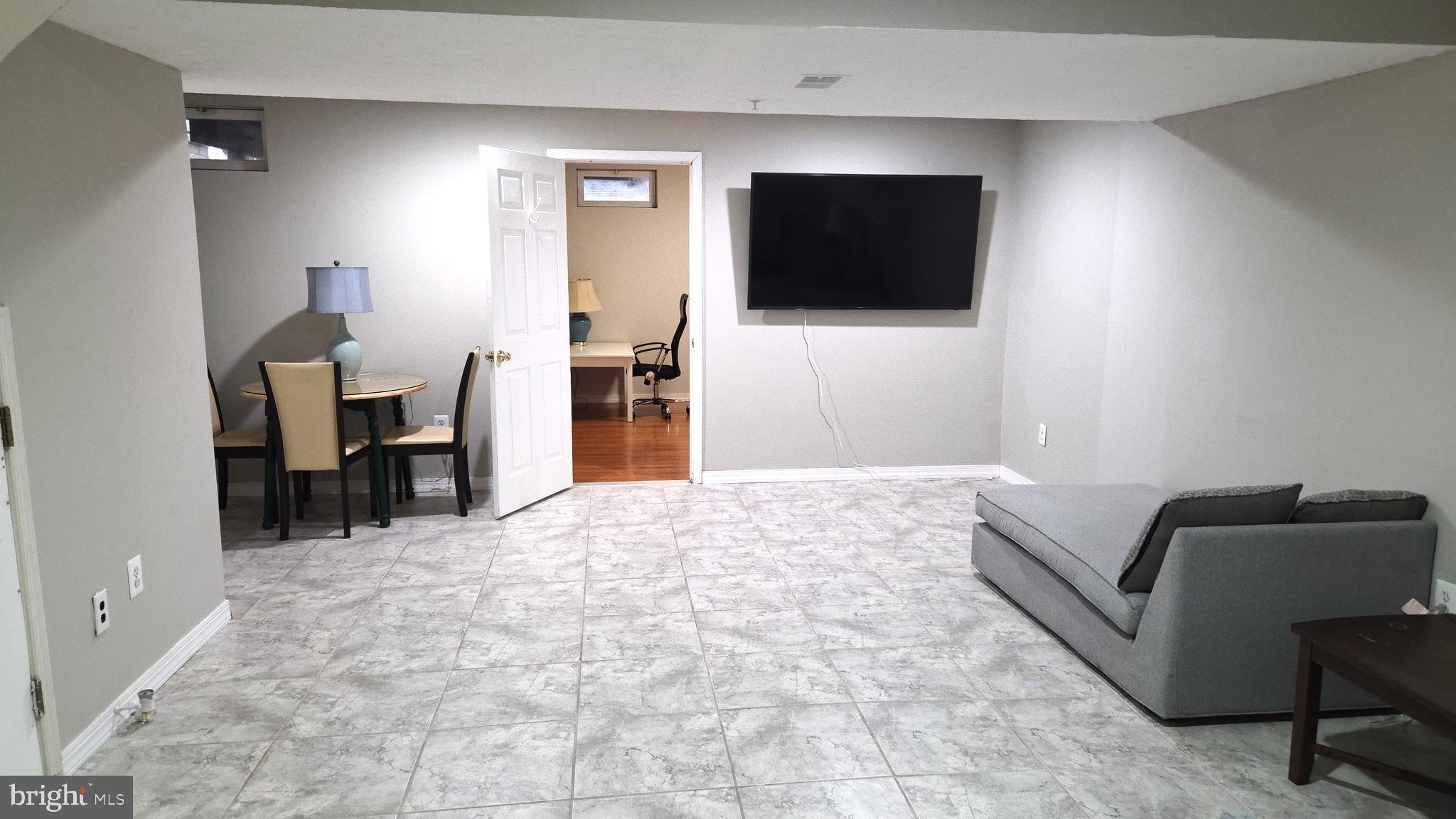 EATON SQUARE - Residential