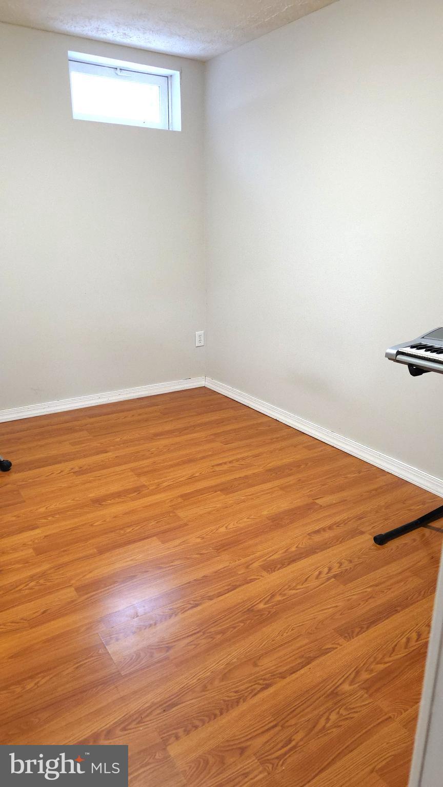 EATON SQUARE - Residential