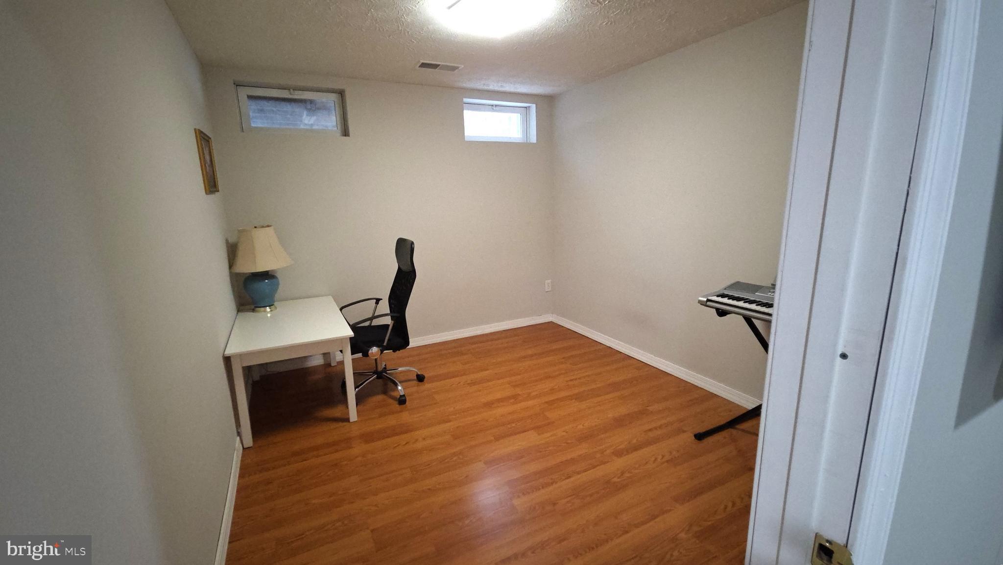 EATON SQUARE - Residential