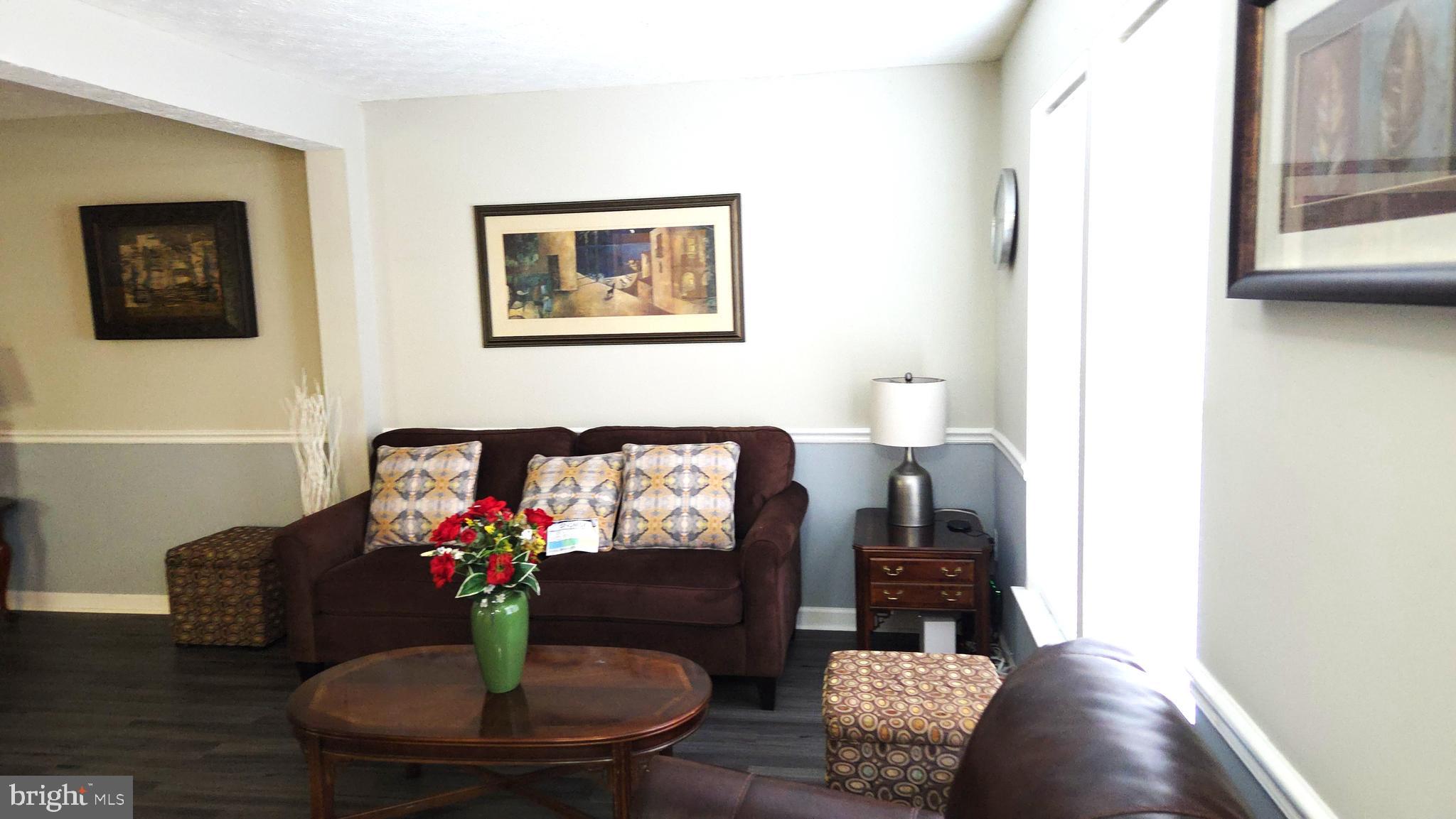 EATON SQUARE - Residential